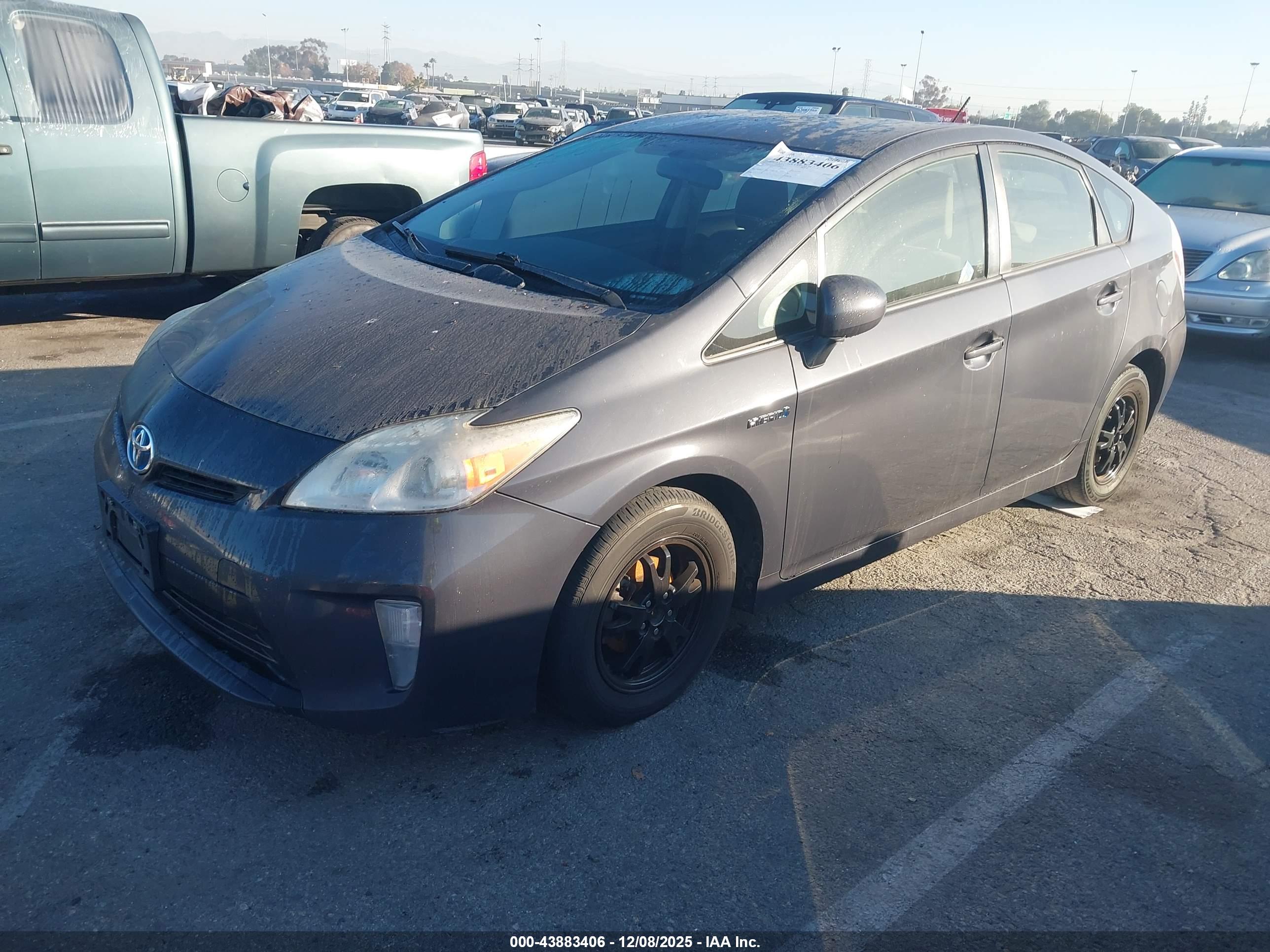 TOYOTA PRIUS image 2