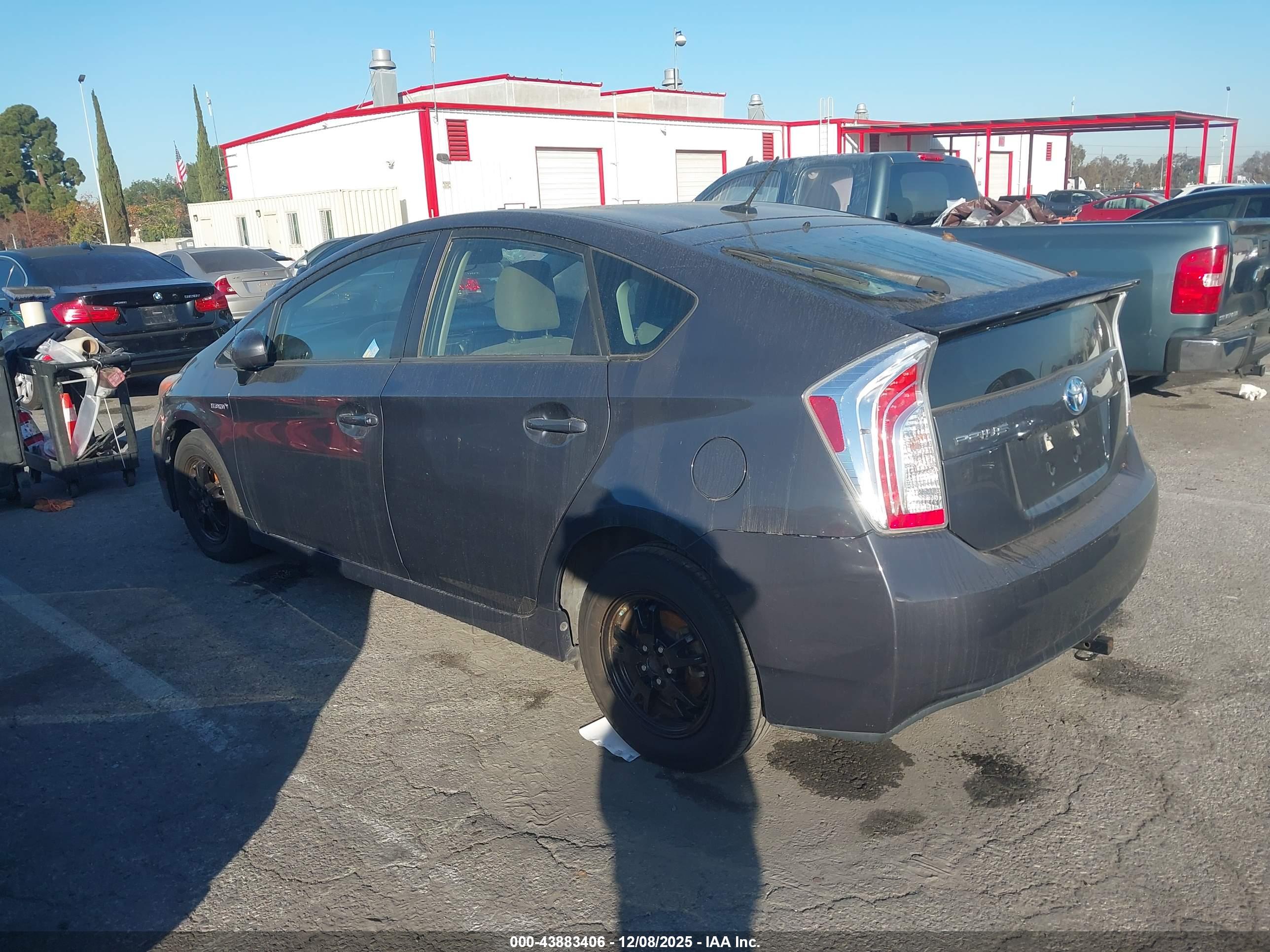 TOYOTA PRIUS image 3