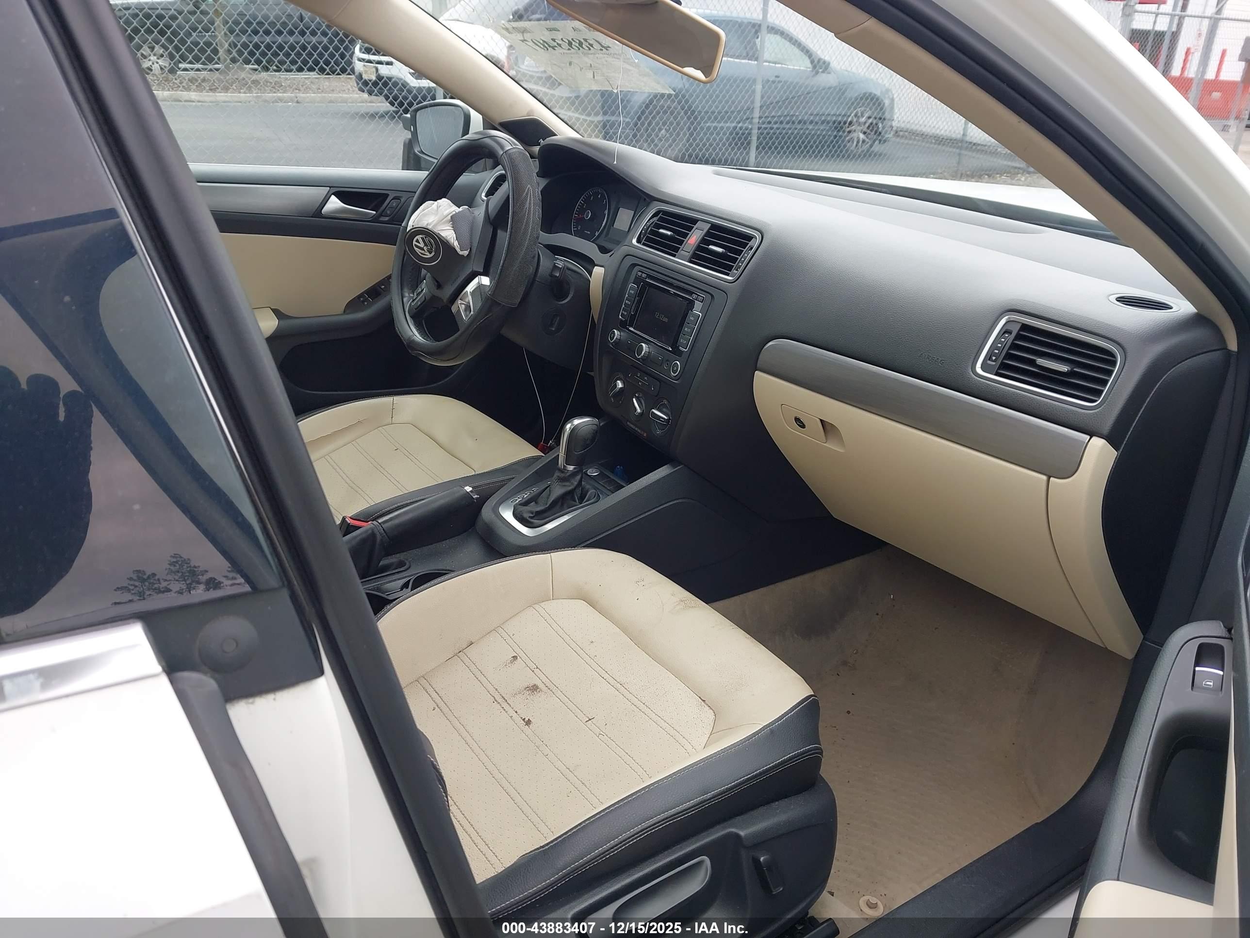 VOLKSWAGEN JETTA image 5