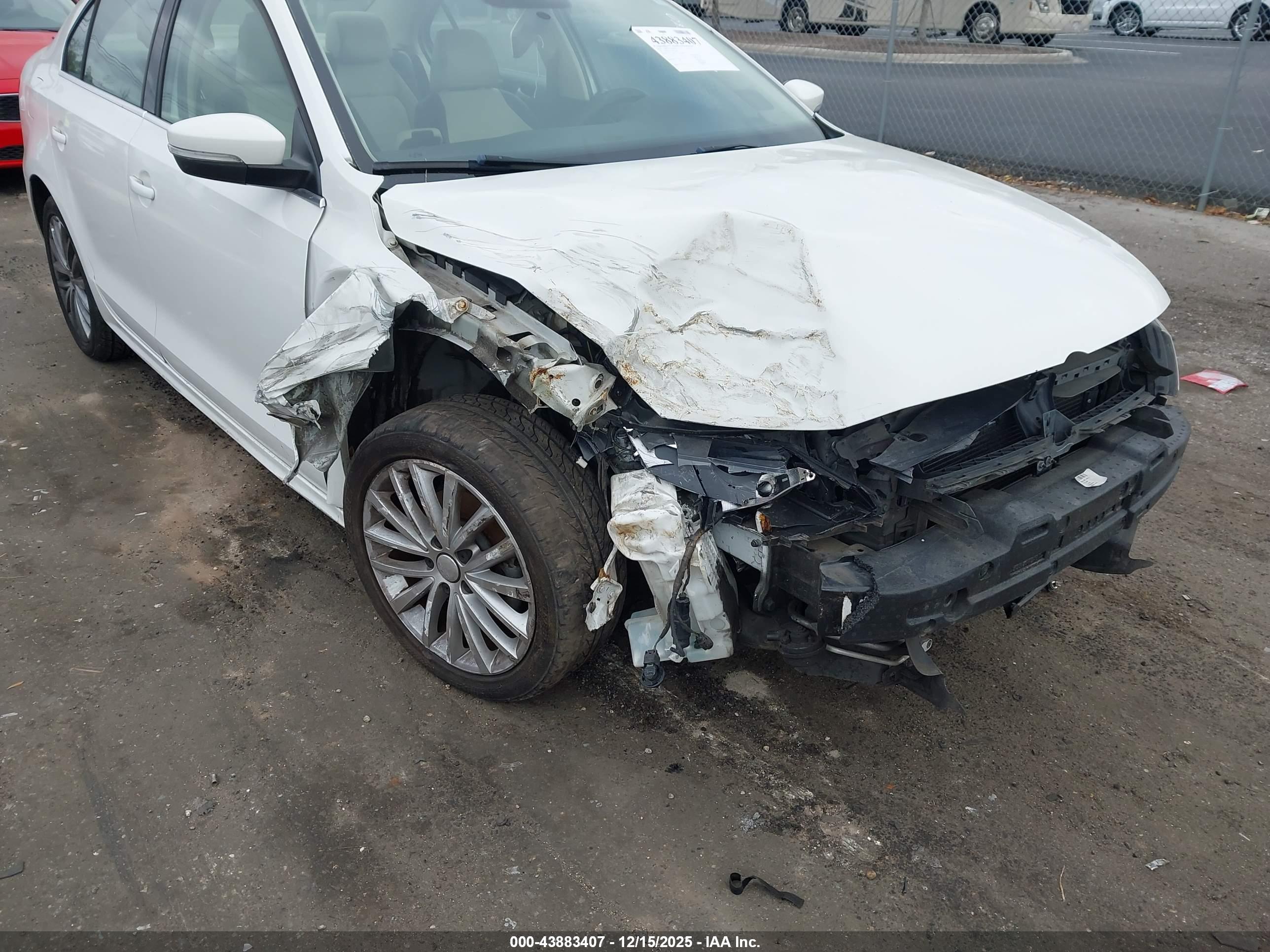 VOLKSWAGEN JETTA image 6