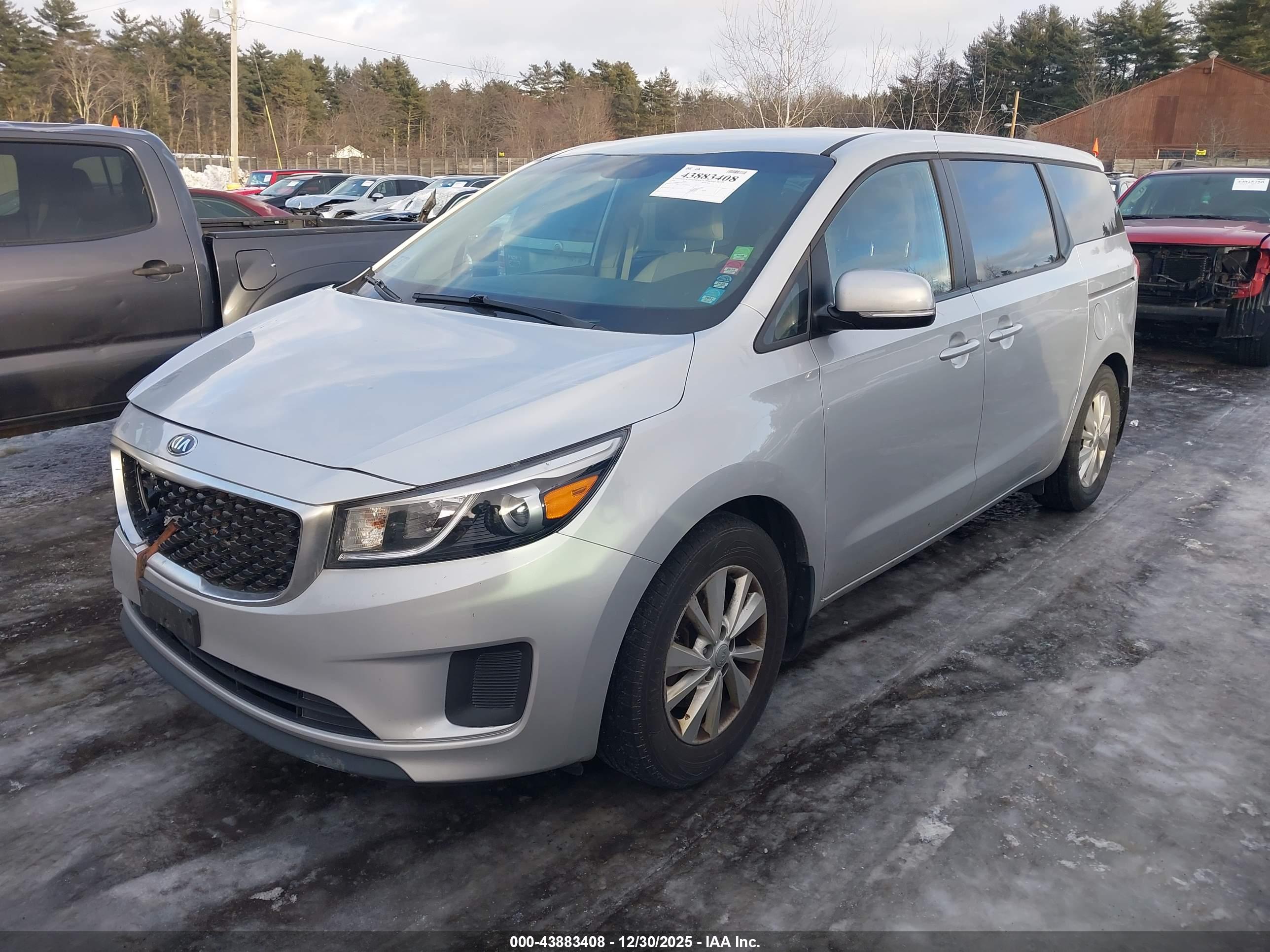 KIA SEDONA image 2