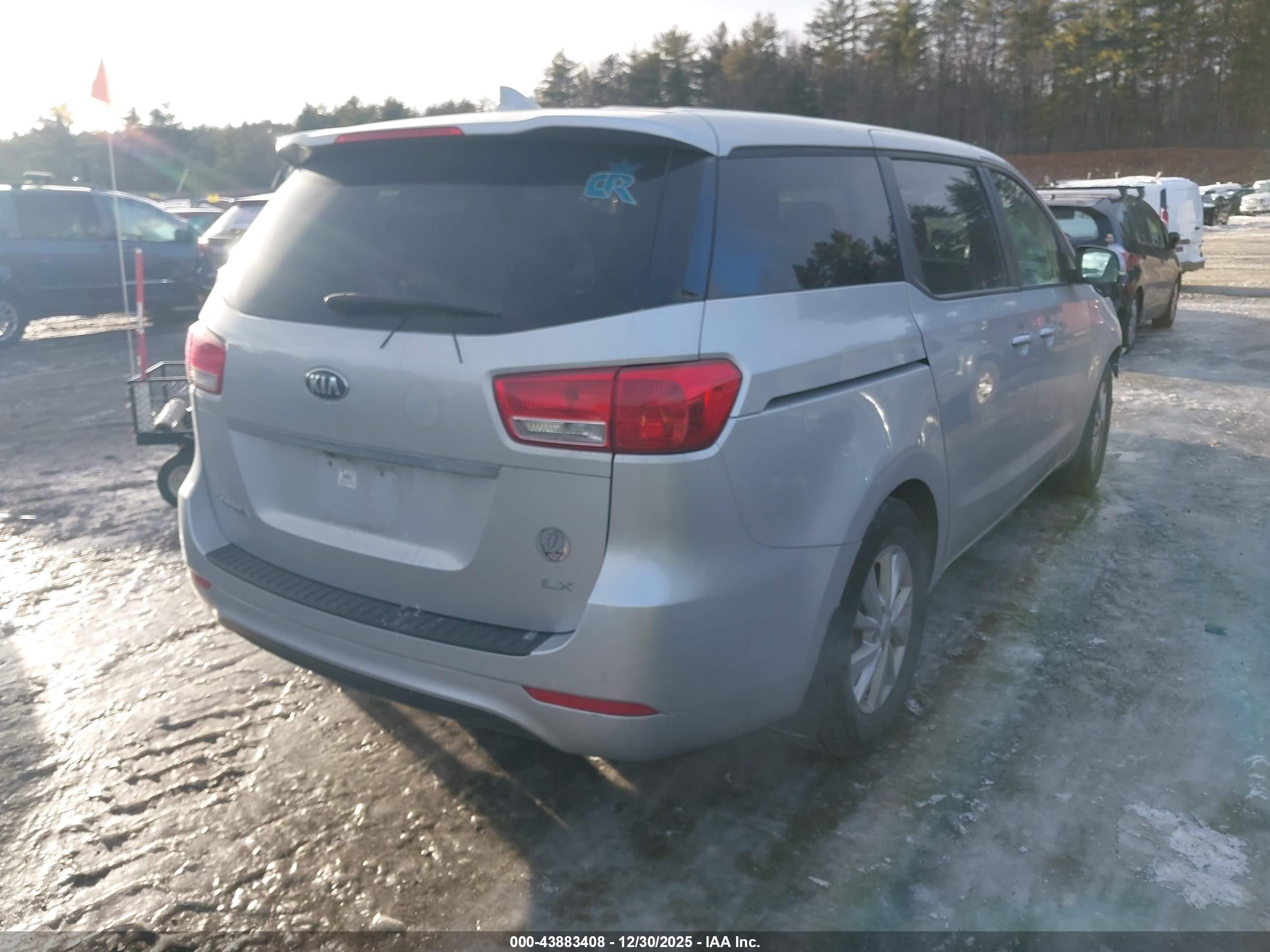 KIA SEDONA image 4