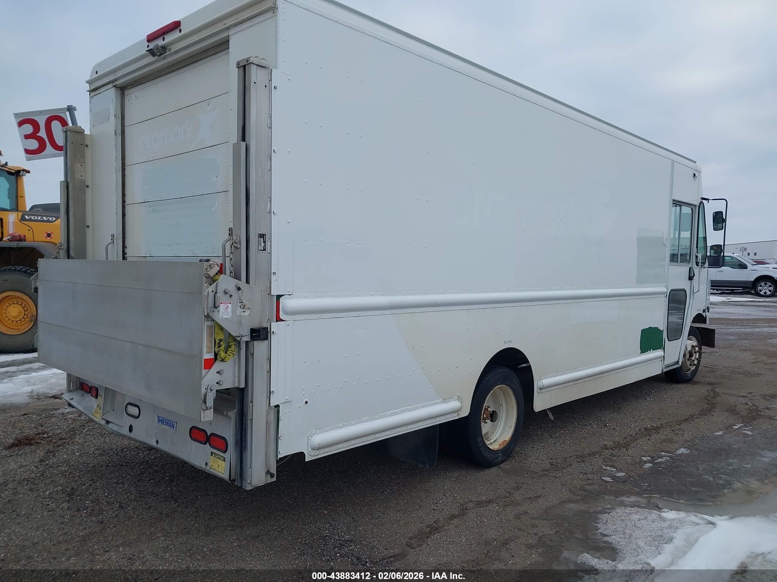 FREIGHTLINER CHASSIS image 4