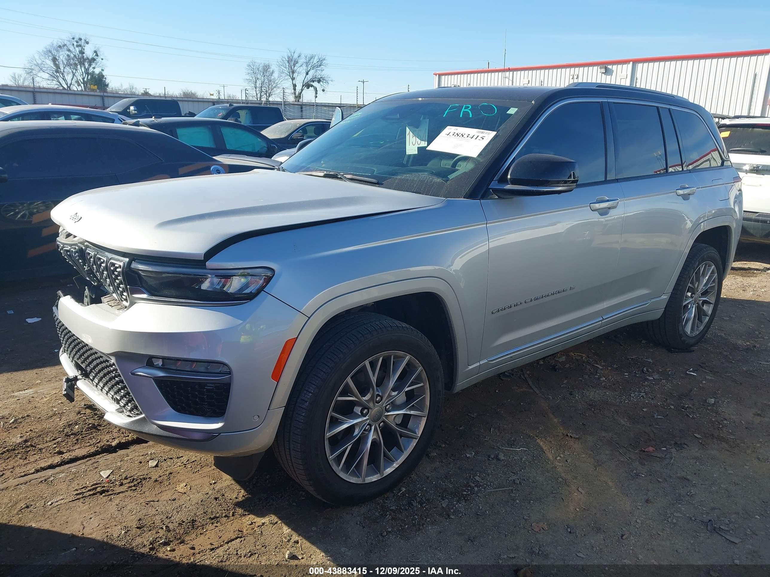 JEEP GRAND image 2