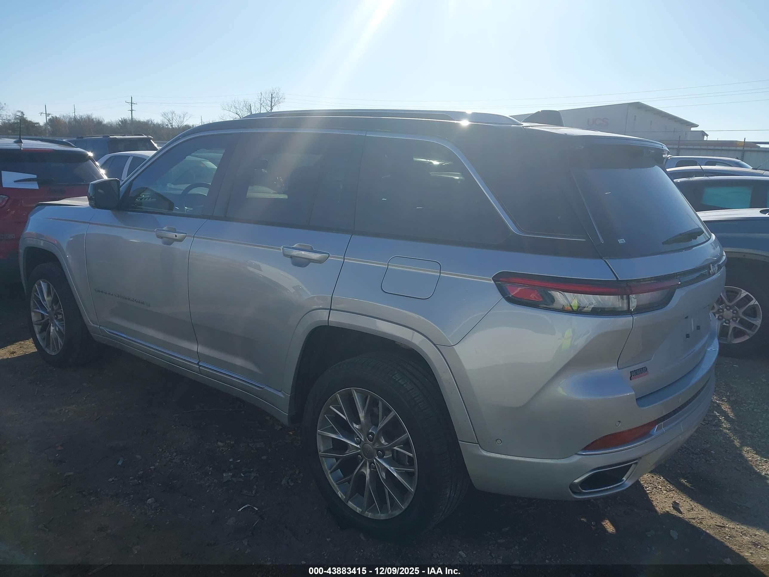 JEEP GRAND image 3