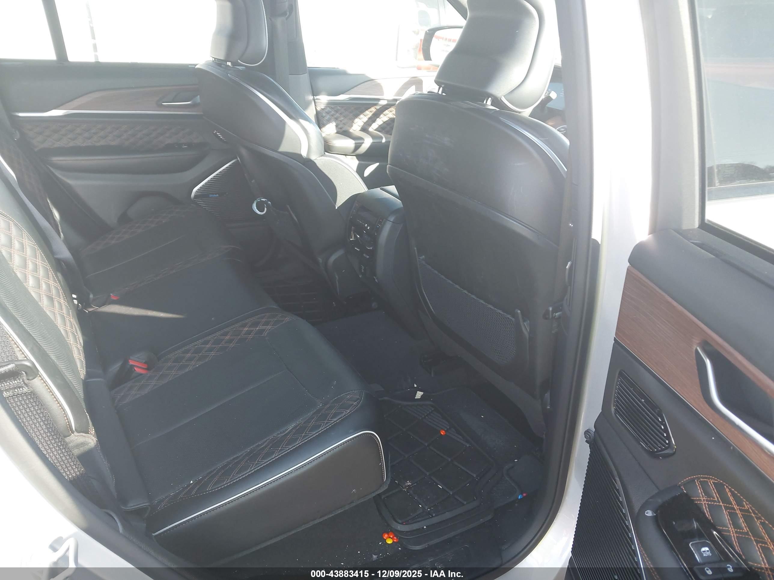 JEEP GRAND image 8