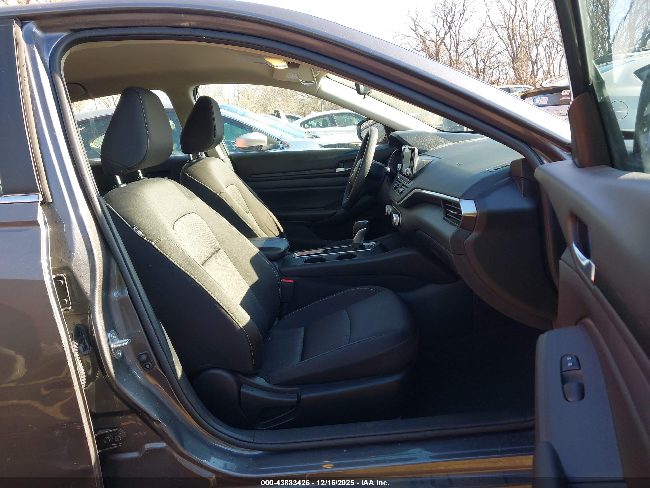 NISSAN ALTIMA image 5