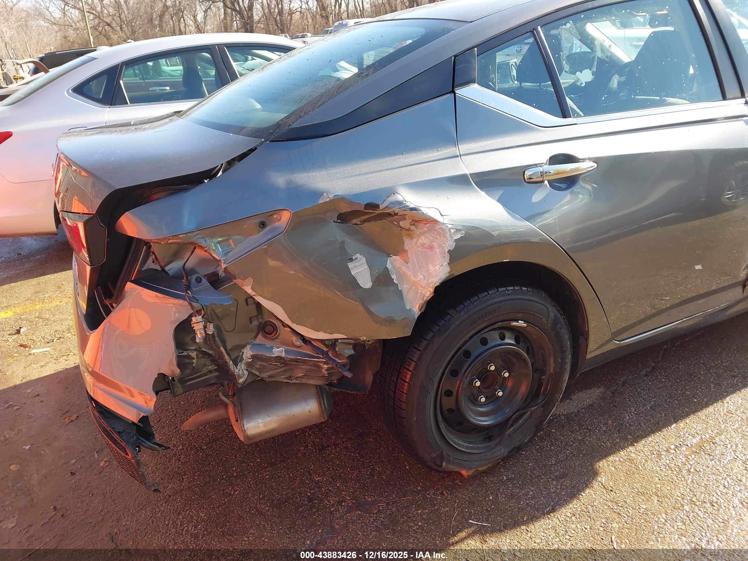 NISSAN ALTIMA image 6