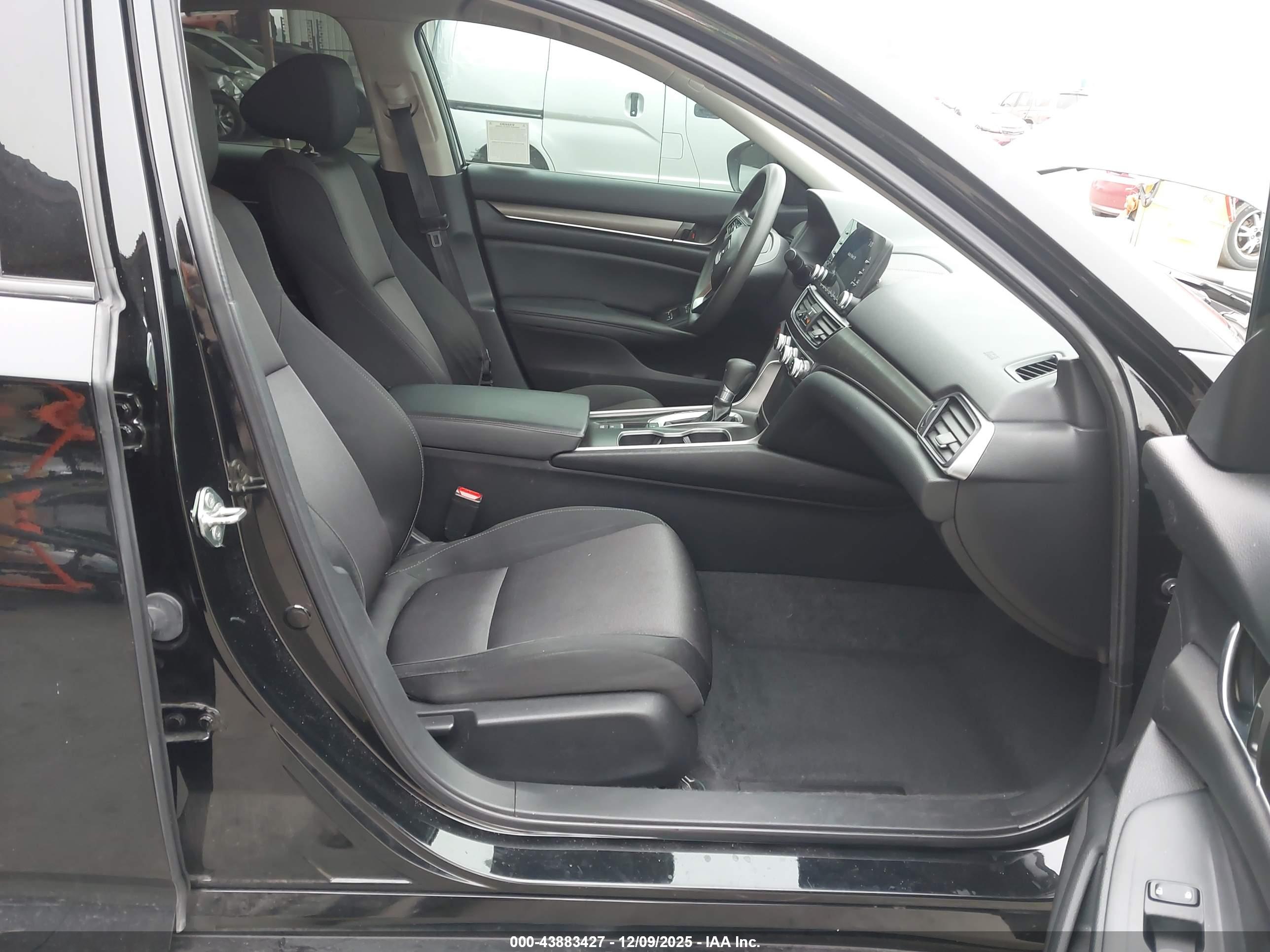 HONDA ACCORD image 5