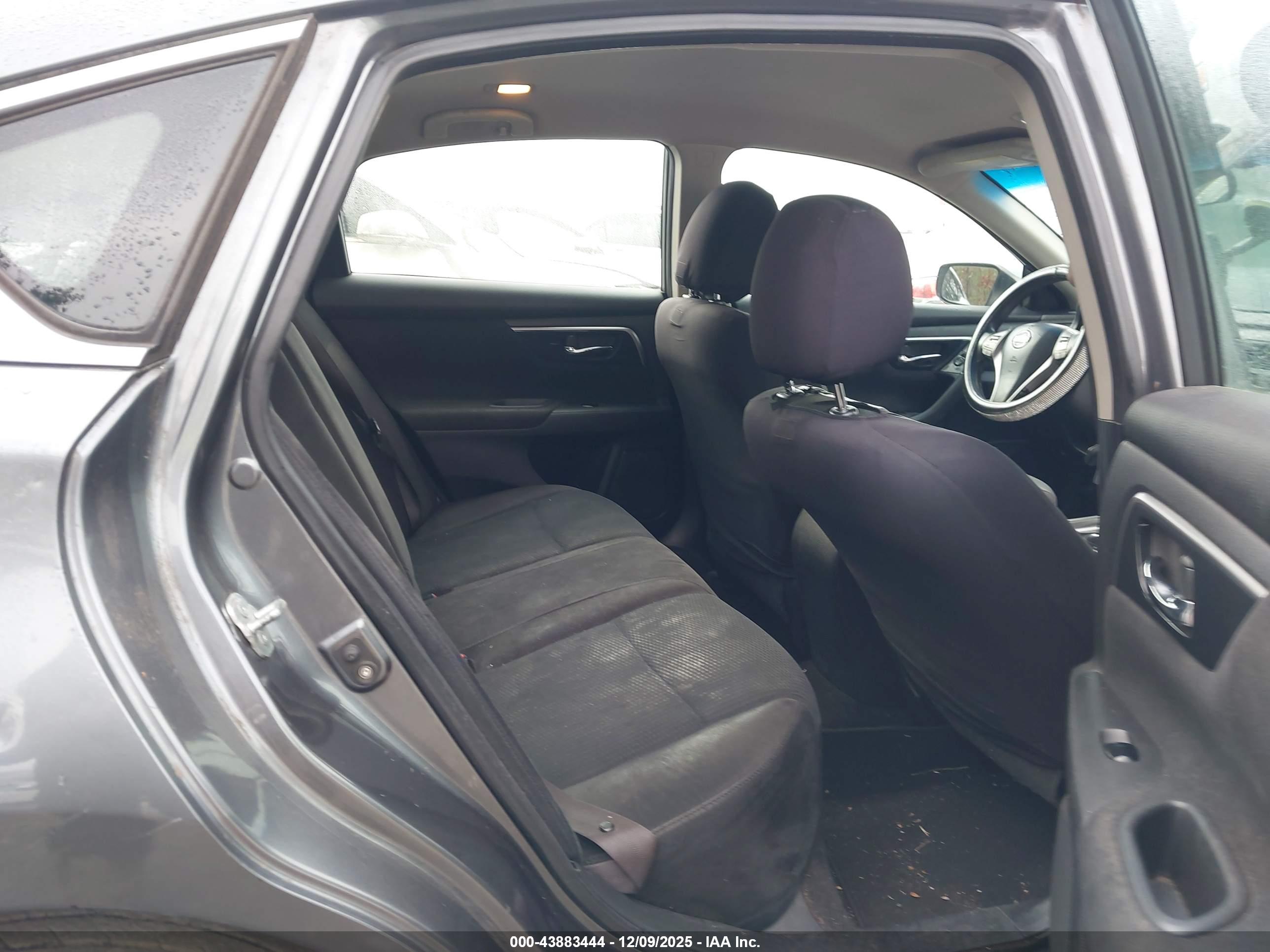 NISSAN ALTIMA image 8