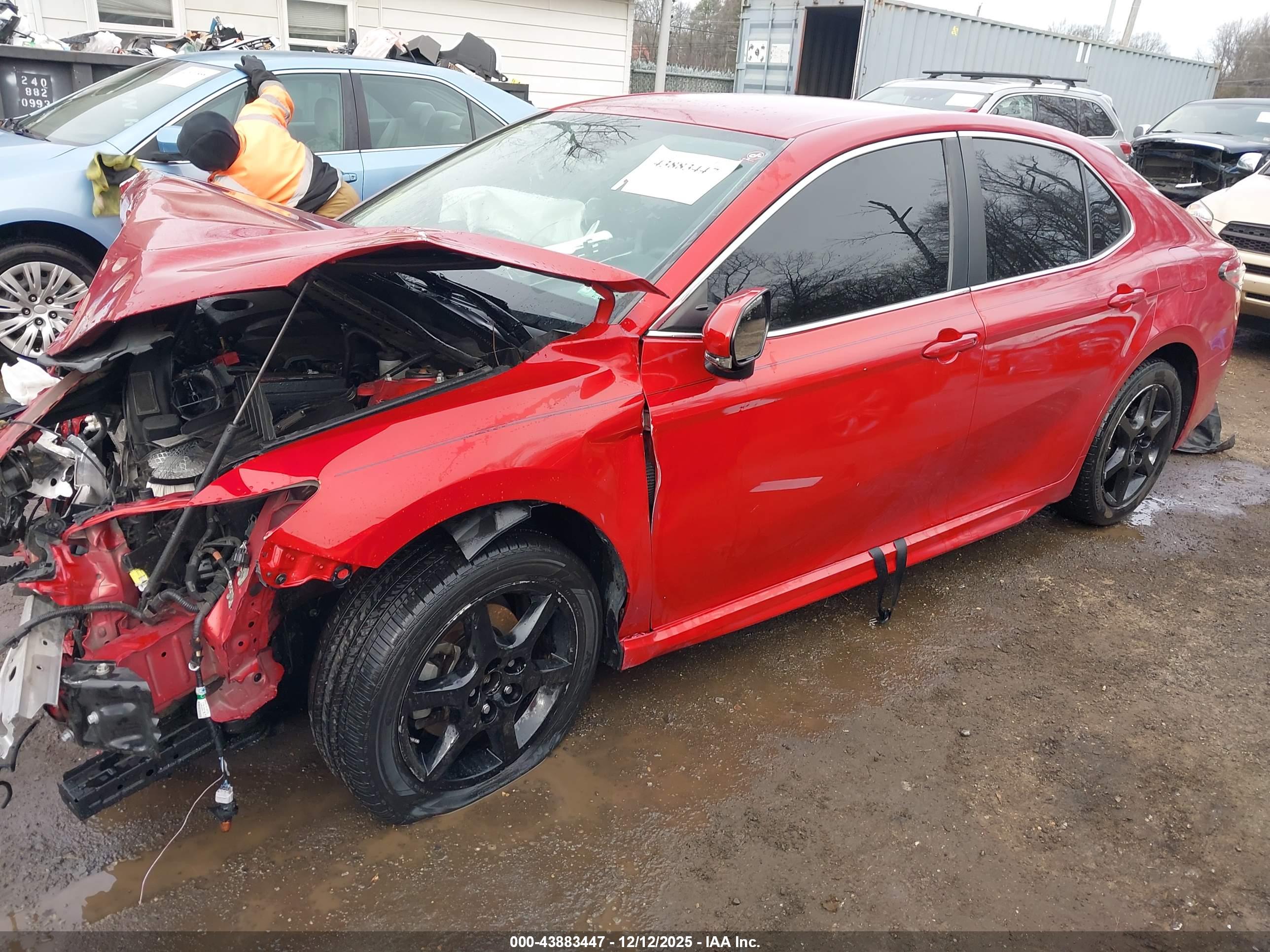 TOYOTA CAMRY image 2