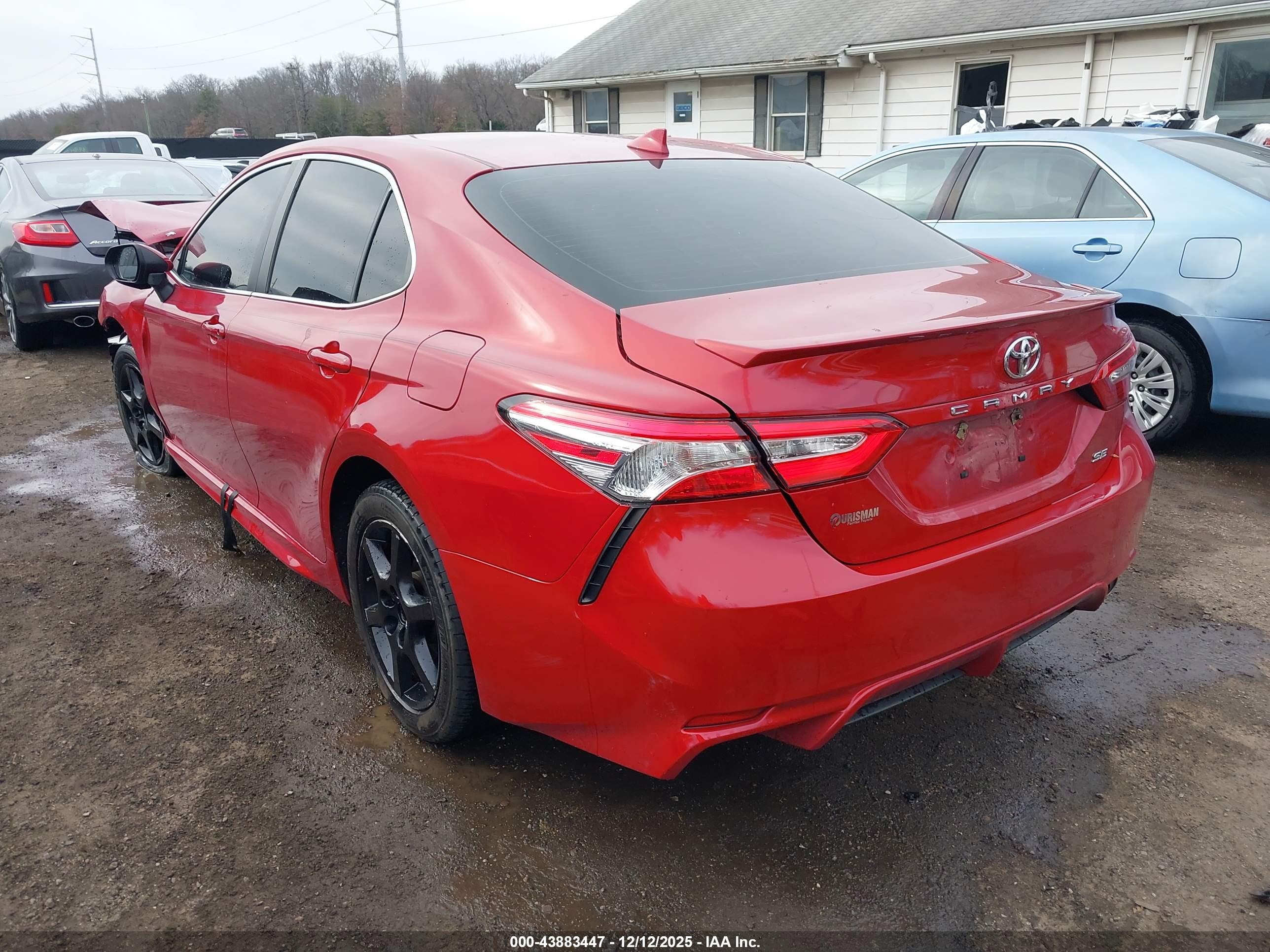 TOYOTA CAMRY image 3