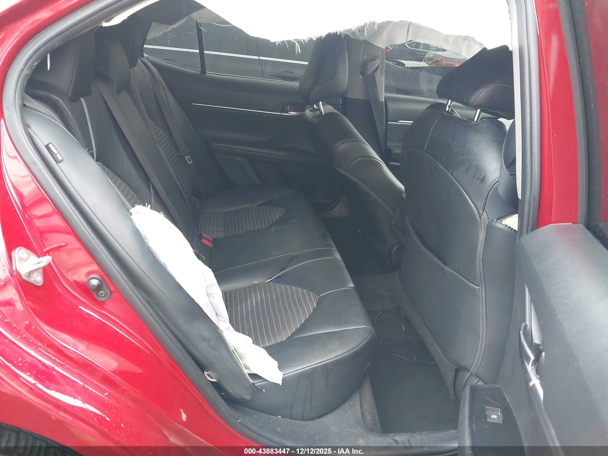 TOYOTA CAMRY image 8