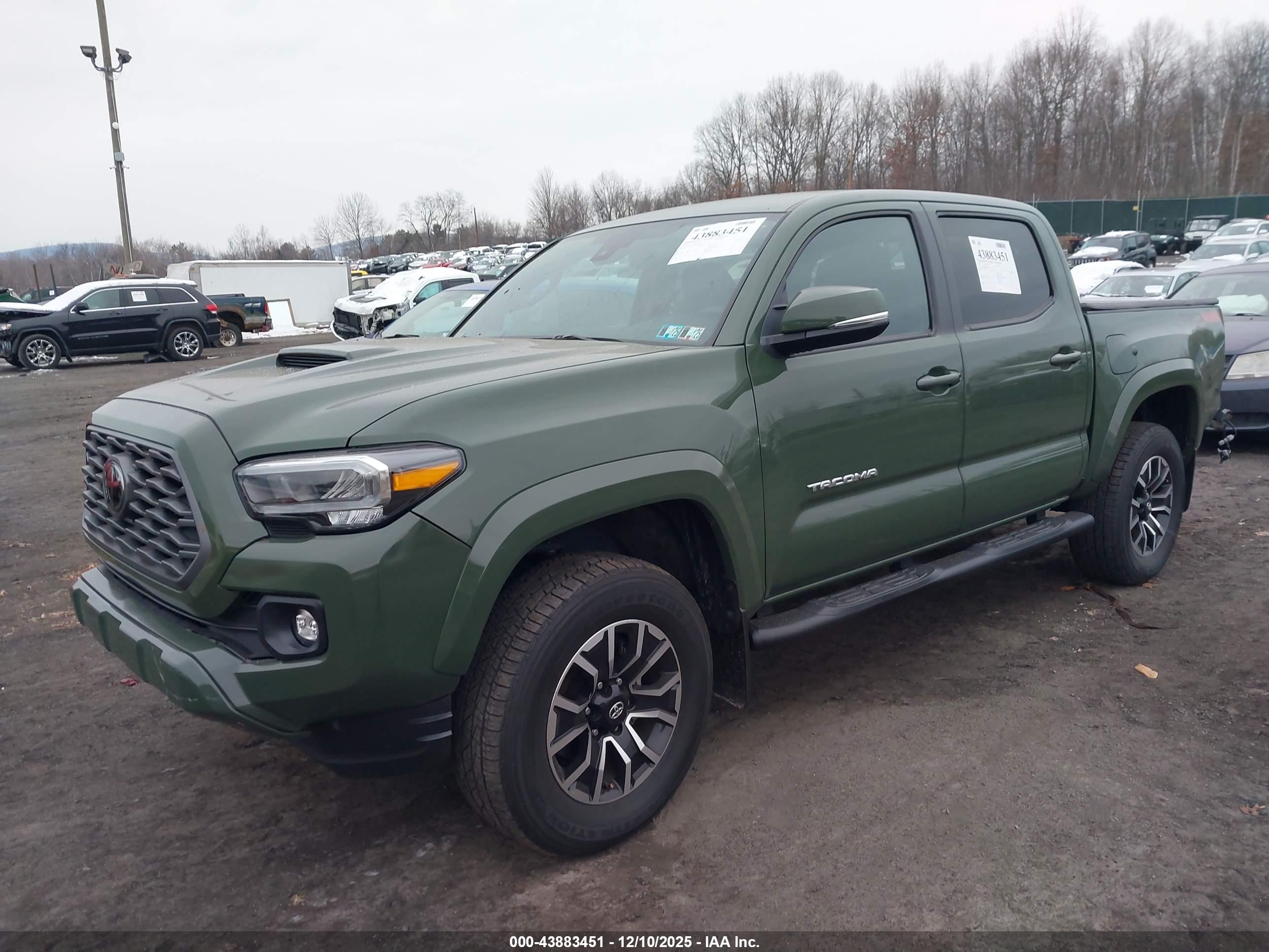 TOYOTA TACOMA image 2