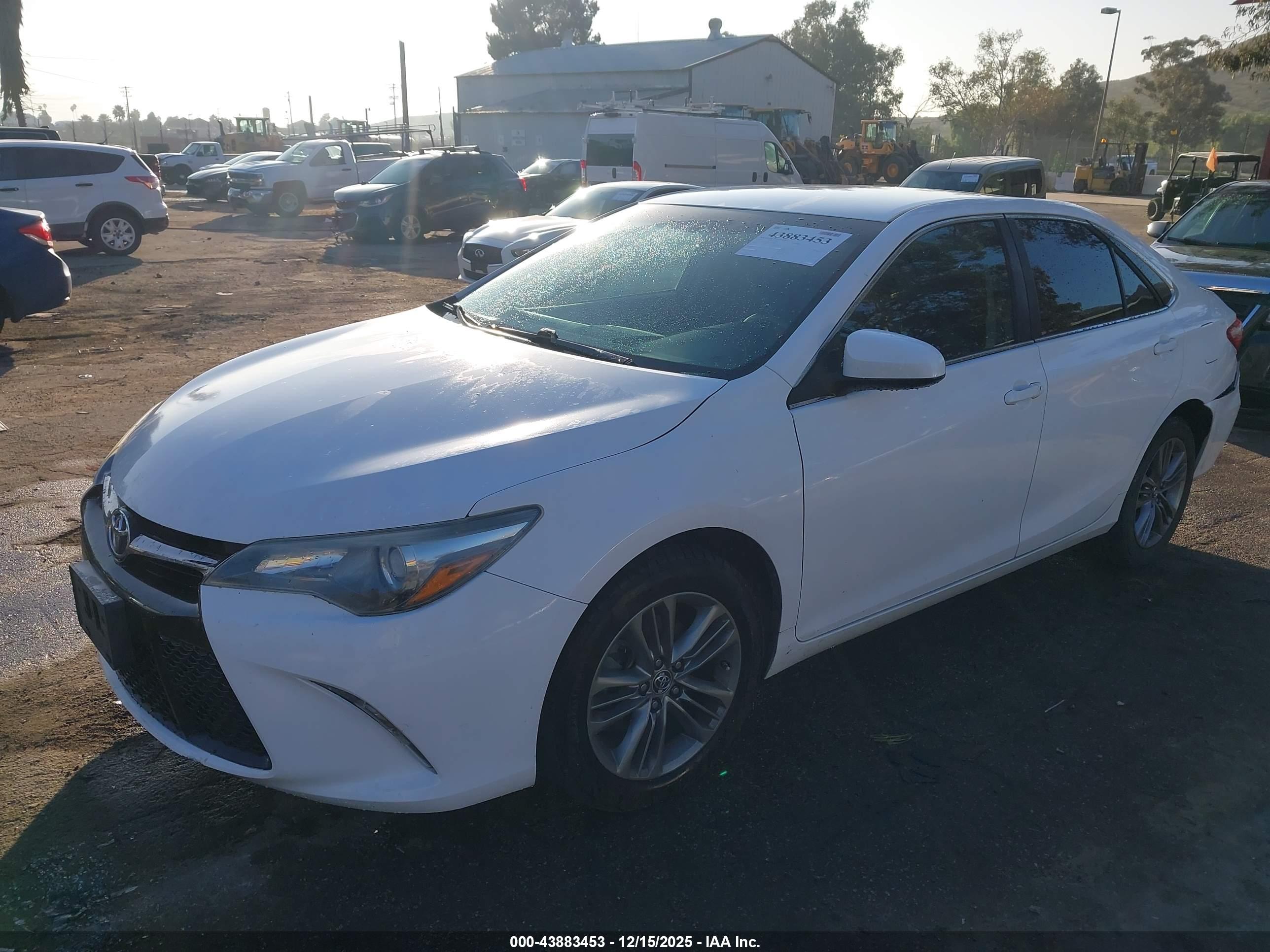 TOYOTA CAMRY image 2
