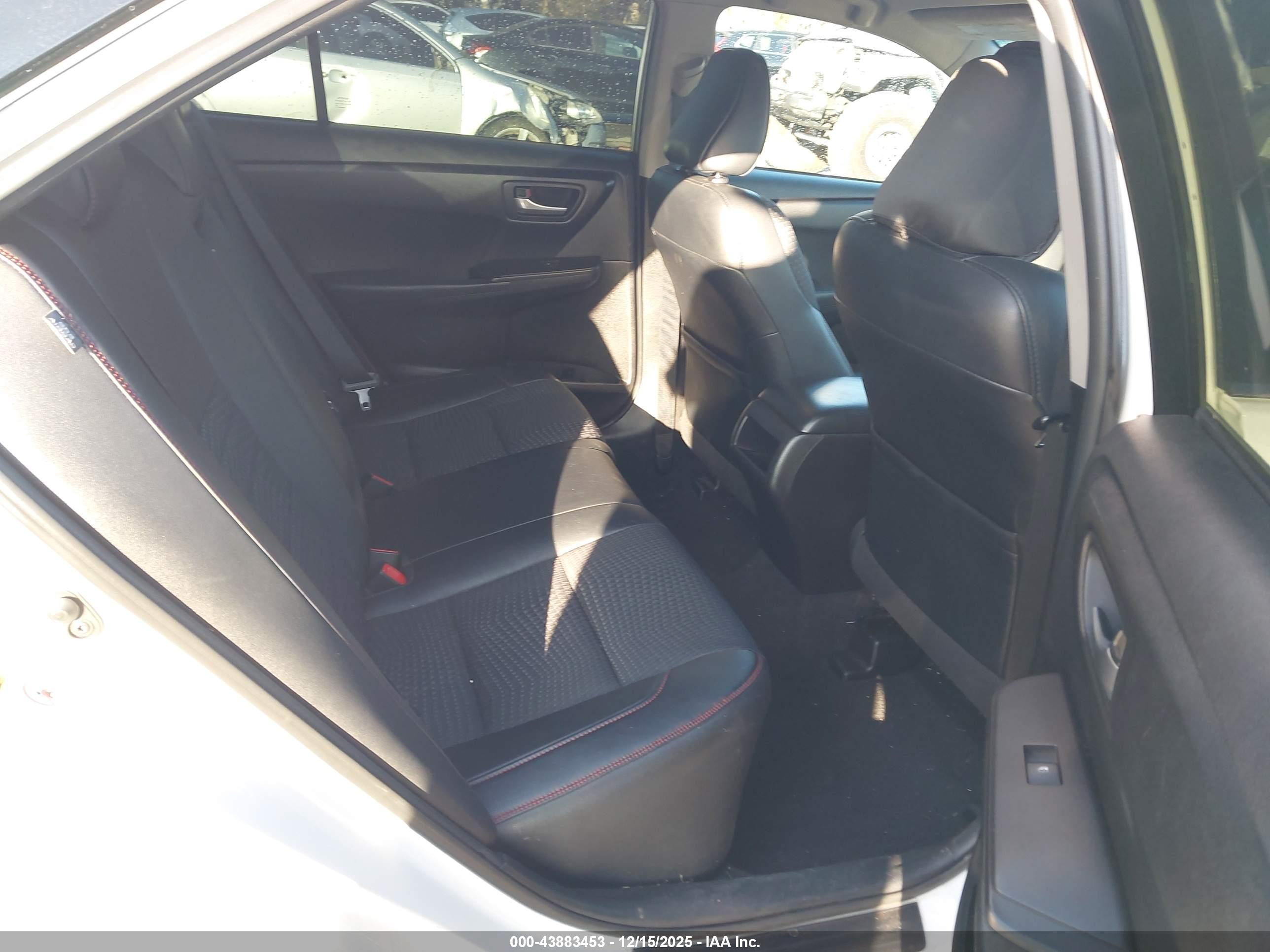 TOYOTA CAMRY image 8