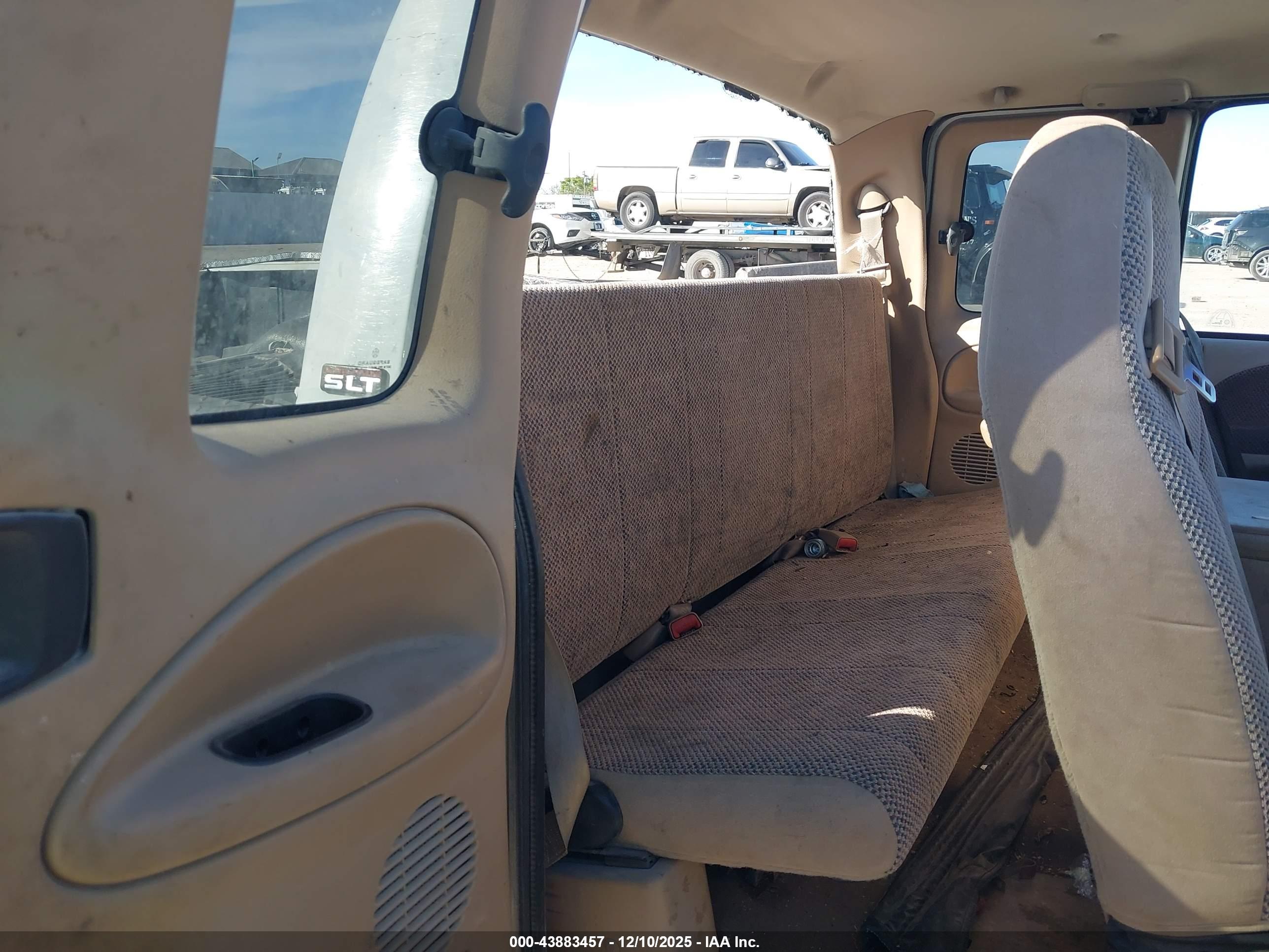DODGE RAM image 8