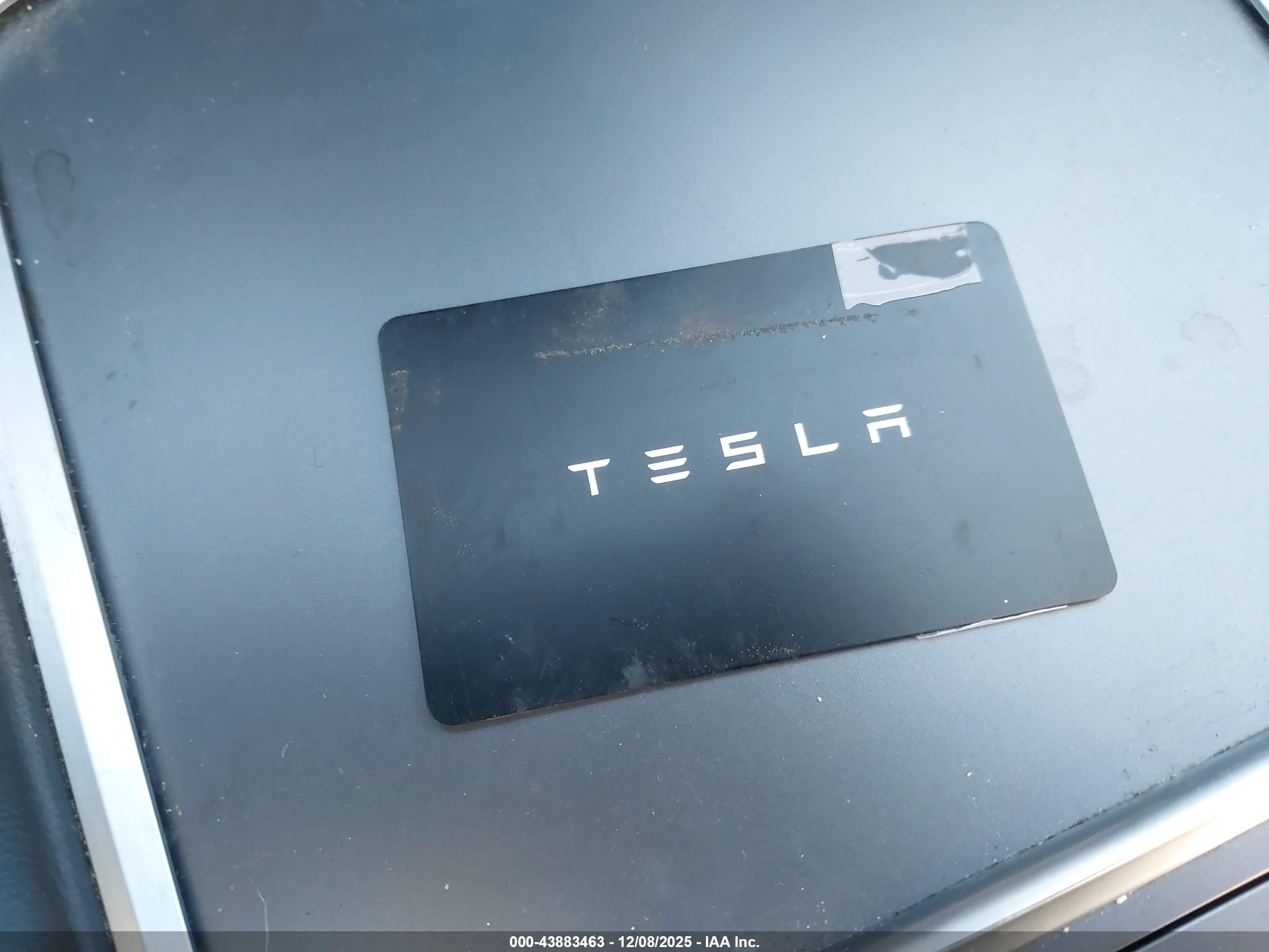 TESLA MODEL image 11