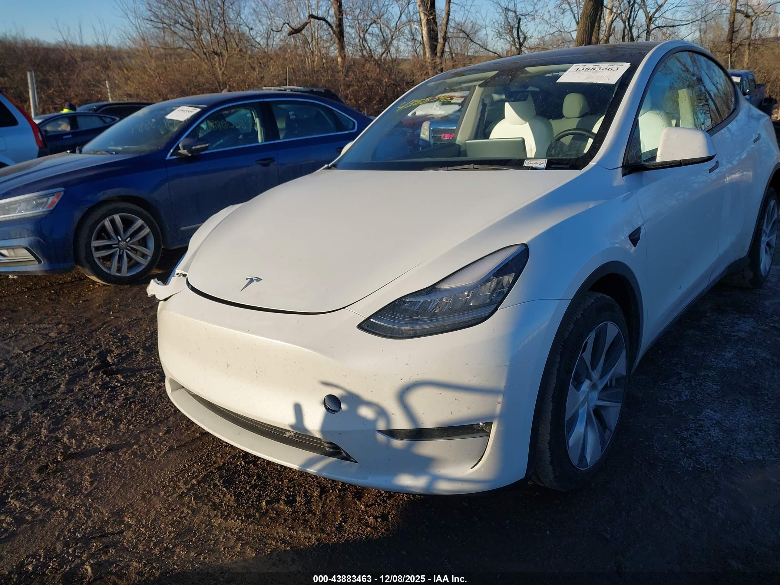 TESLA MODEL image 2