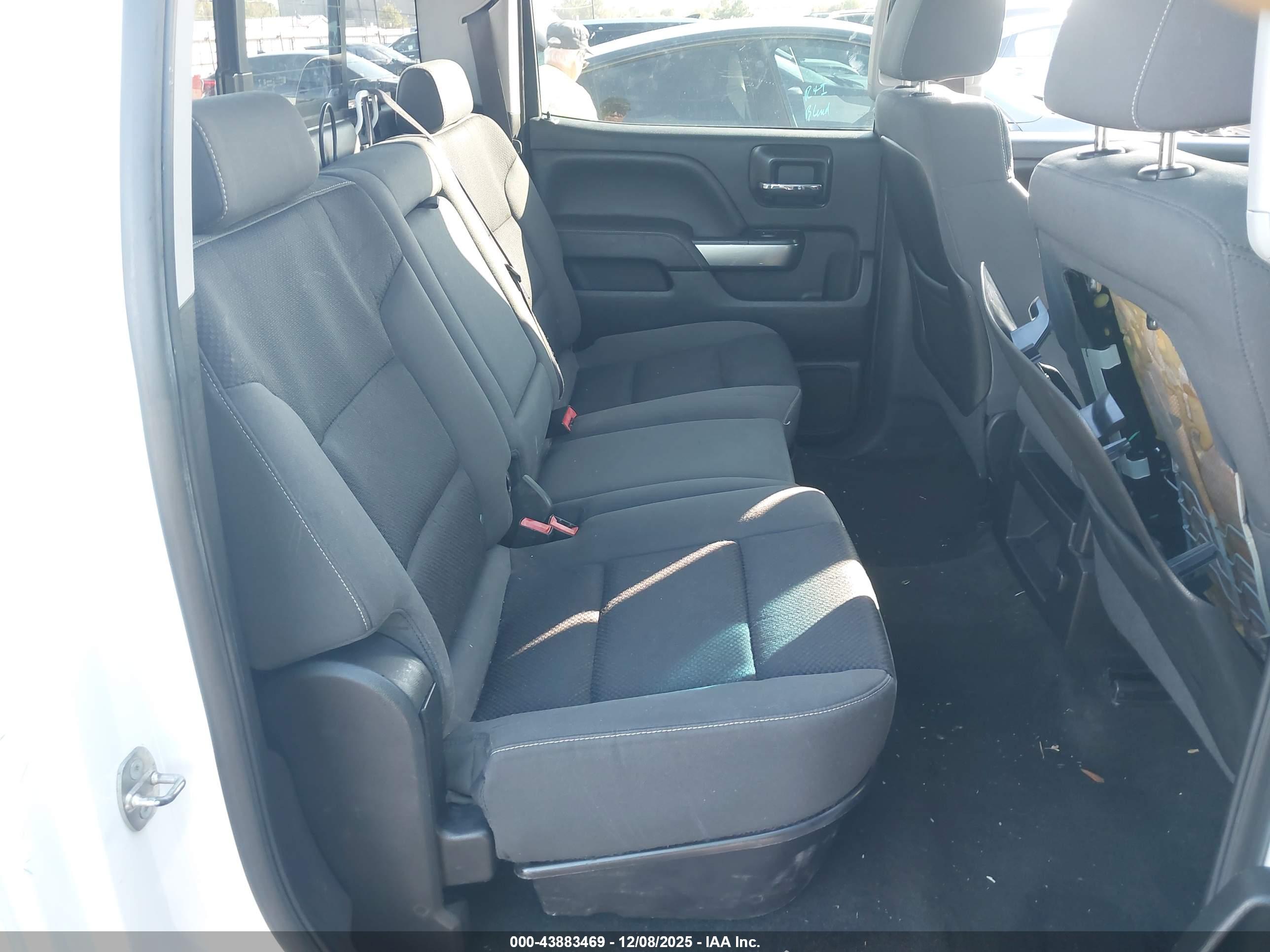 CHEVROLET SILVERADO image 8