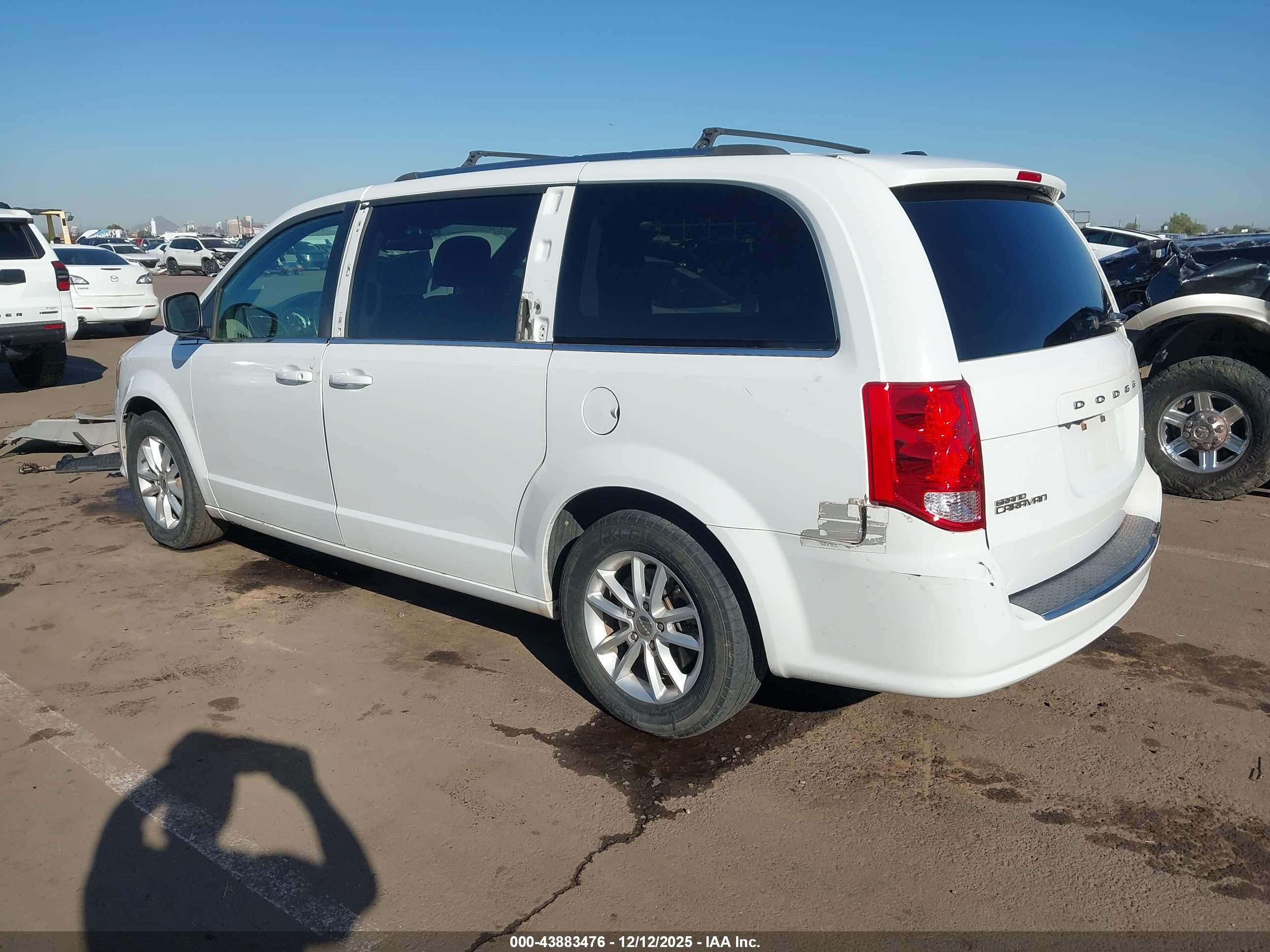 DODGE GRAND image 3