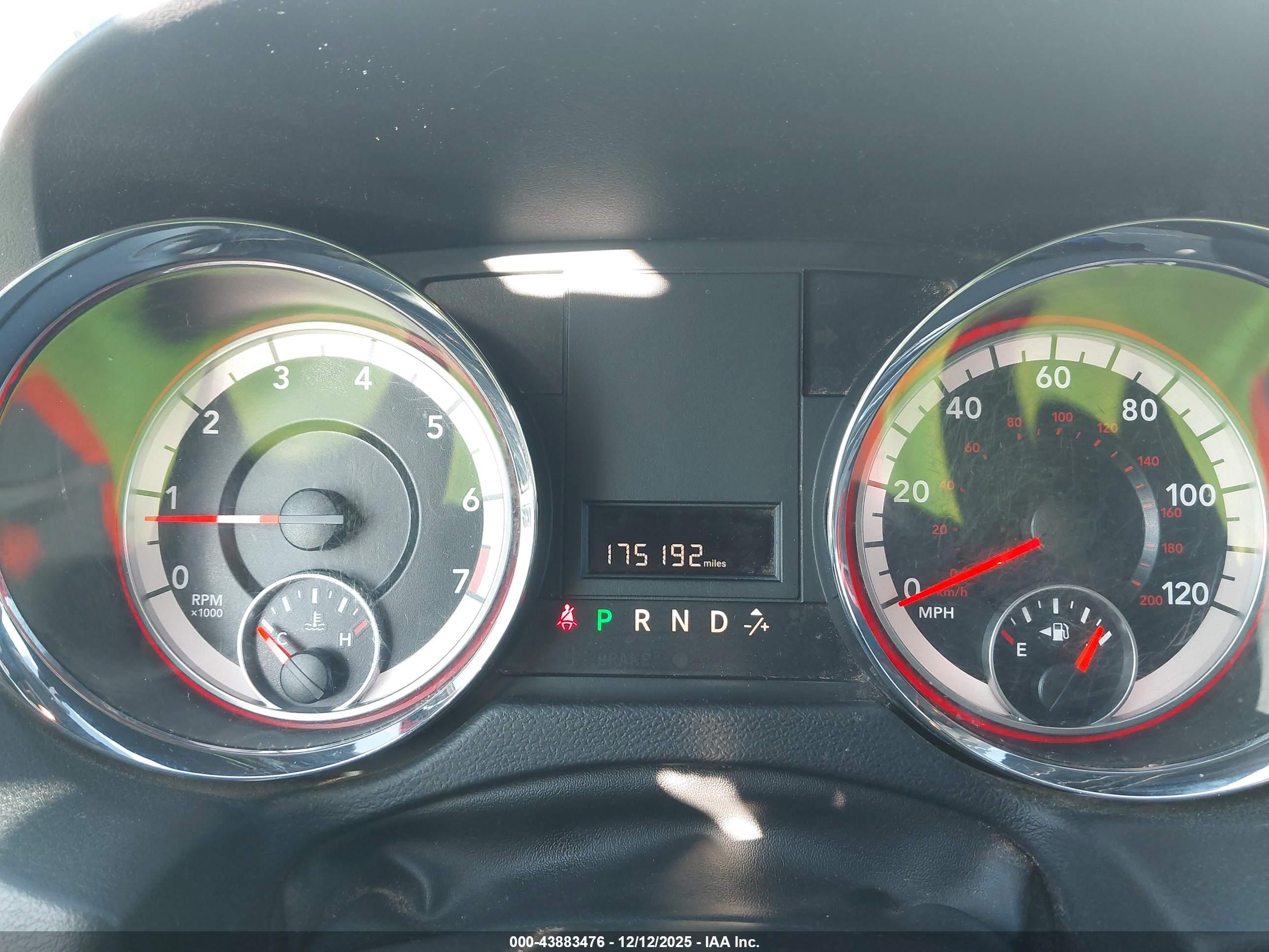 DODGE GRAND image 7