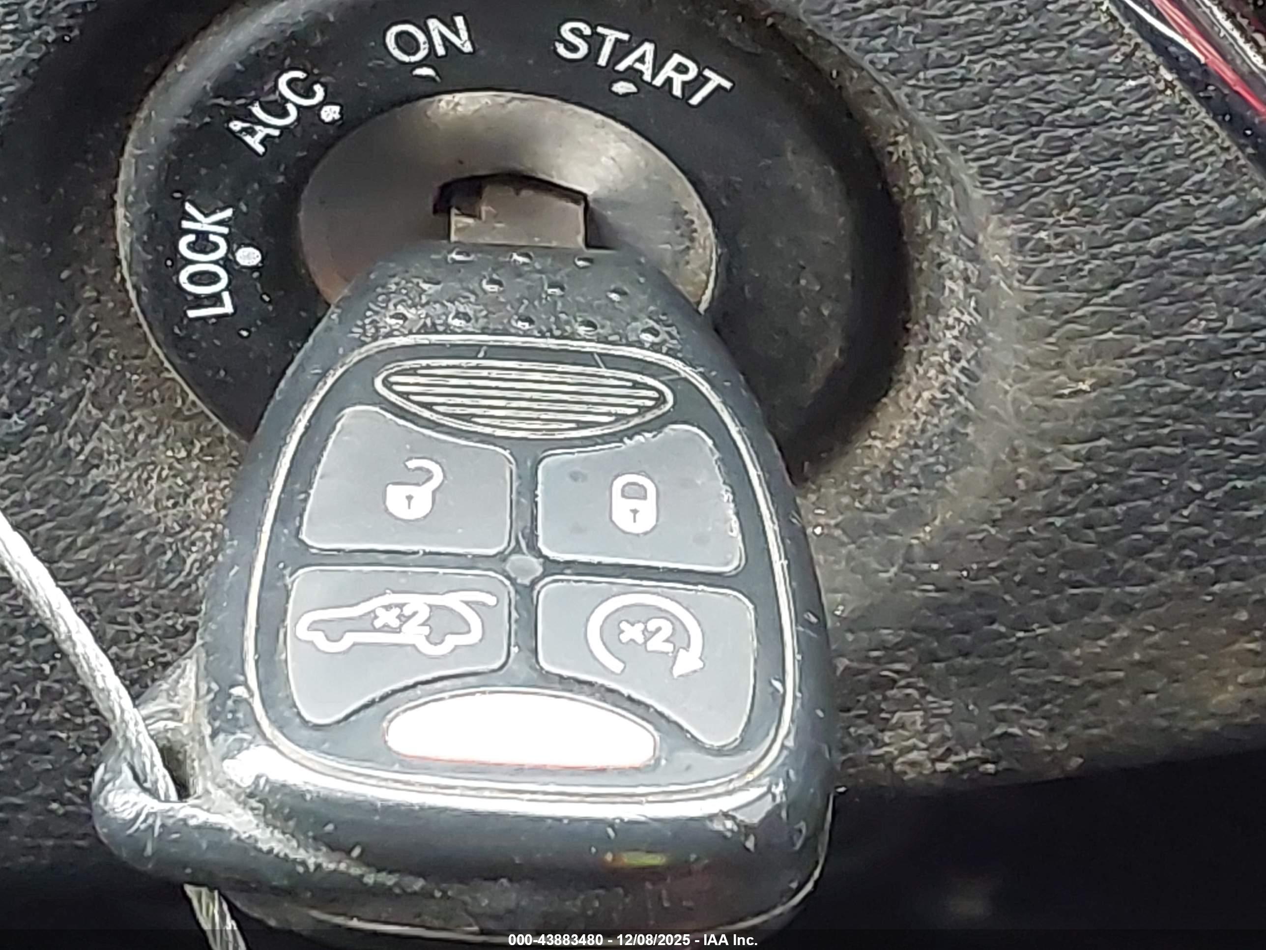 CHRYSLER 200 image 11