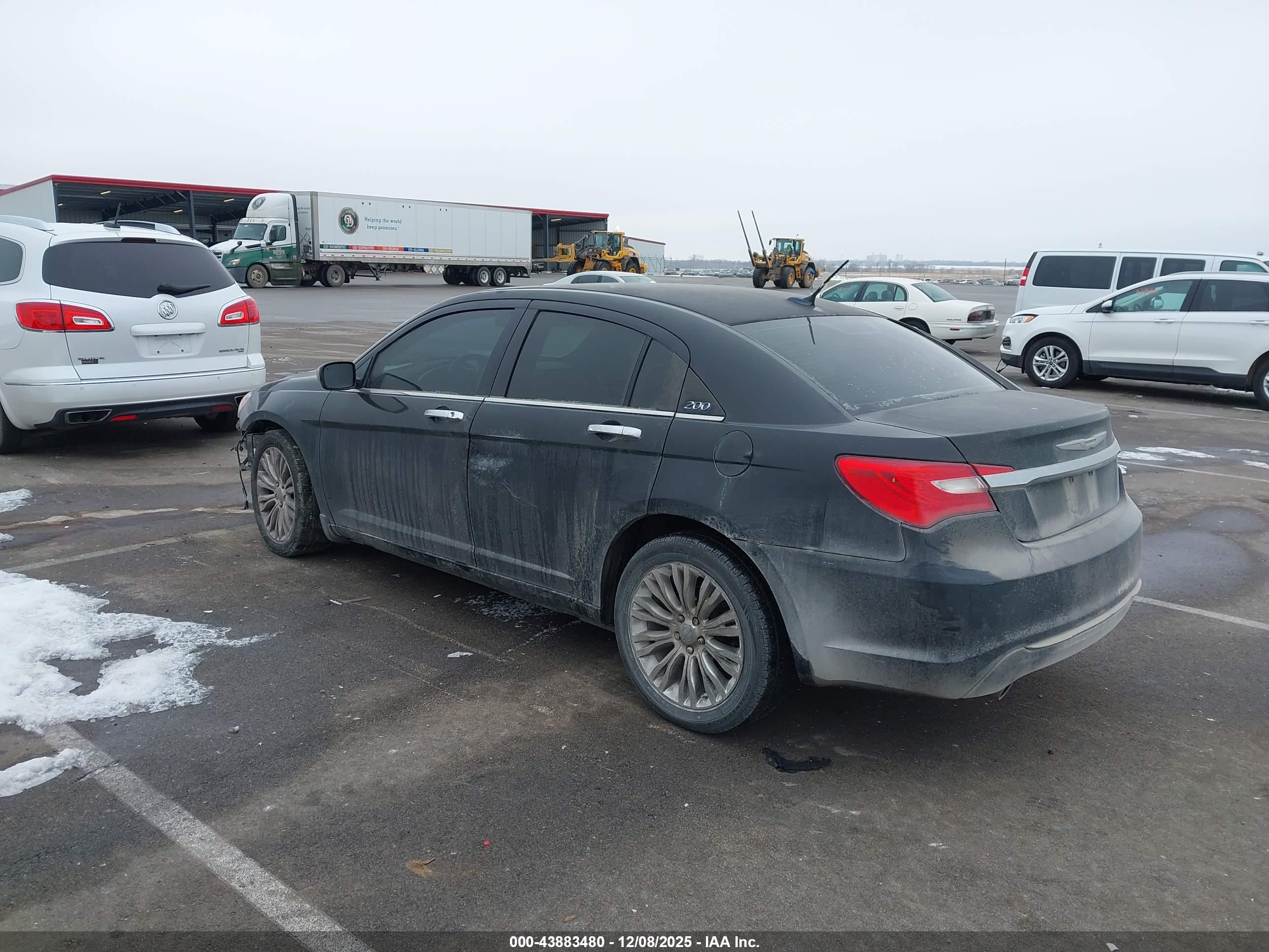 CHRYSLER 200 image 3