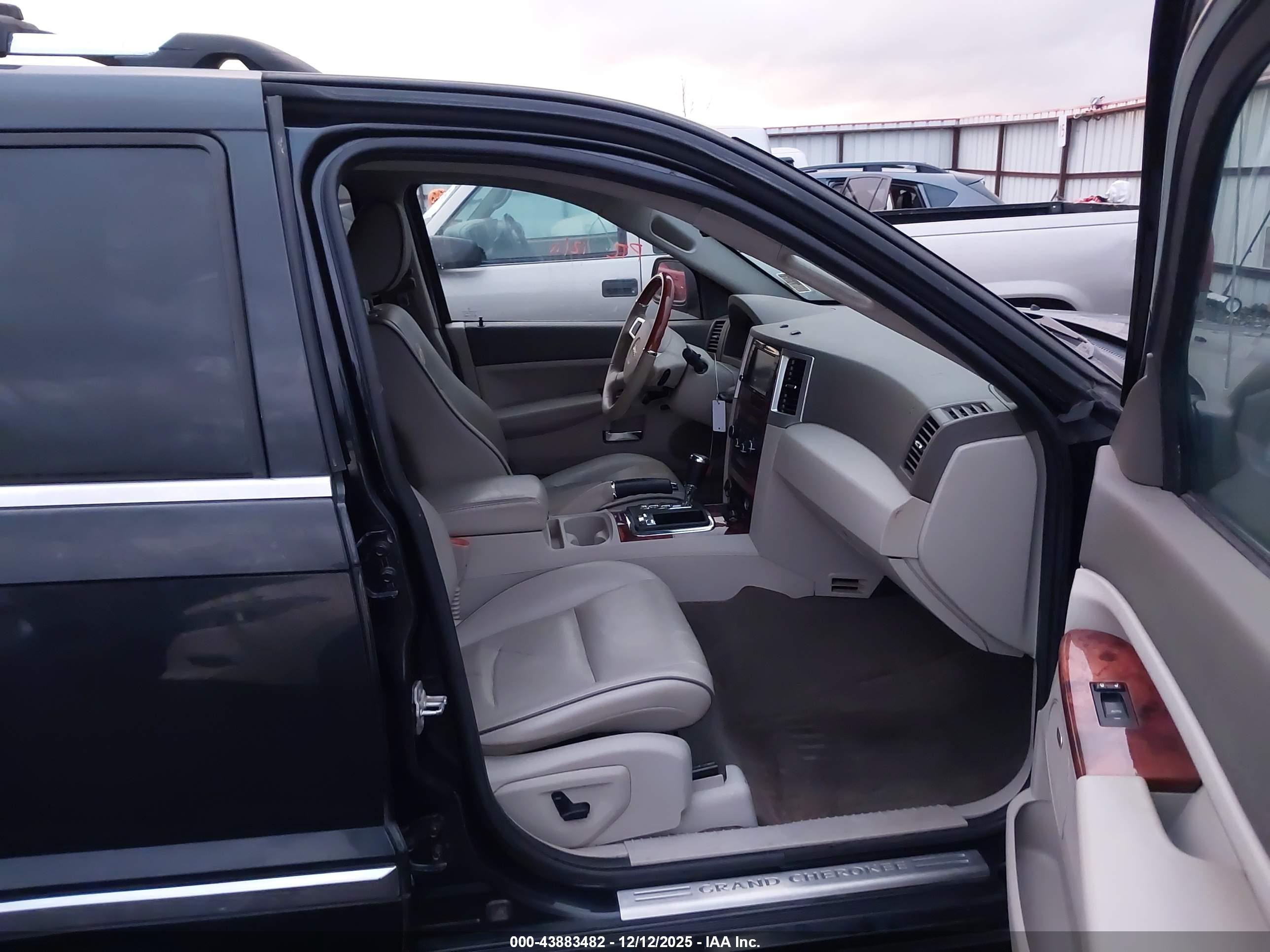 JEEP GRAND image 5