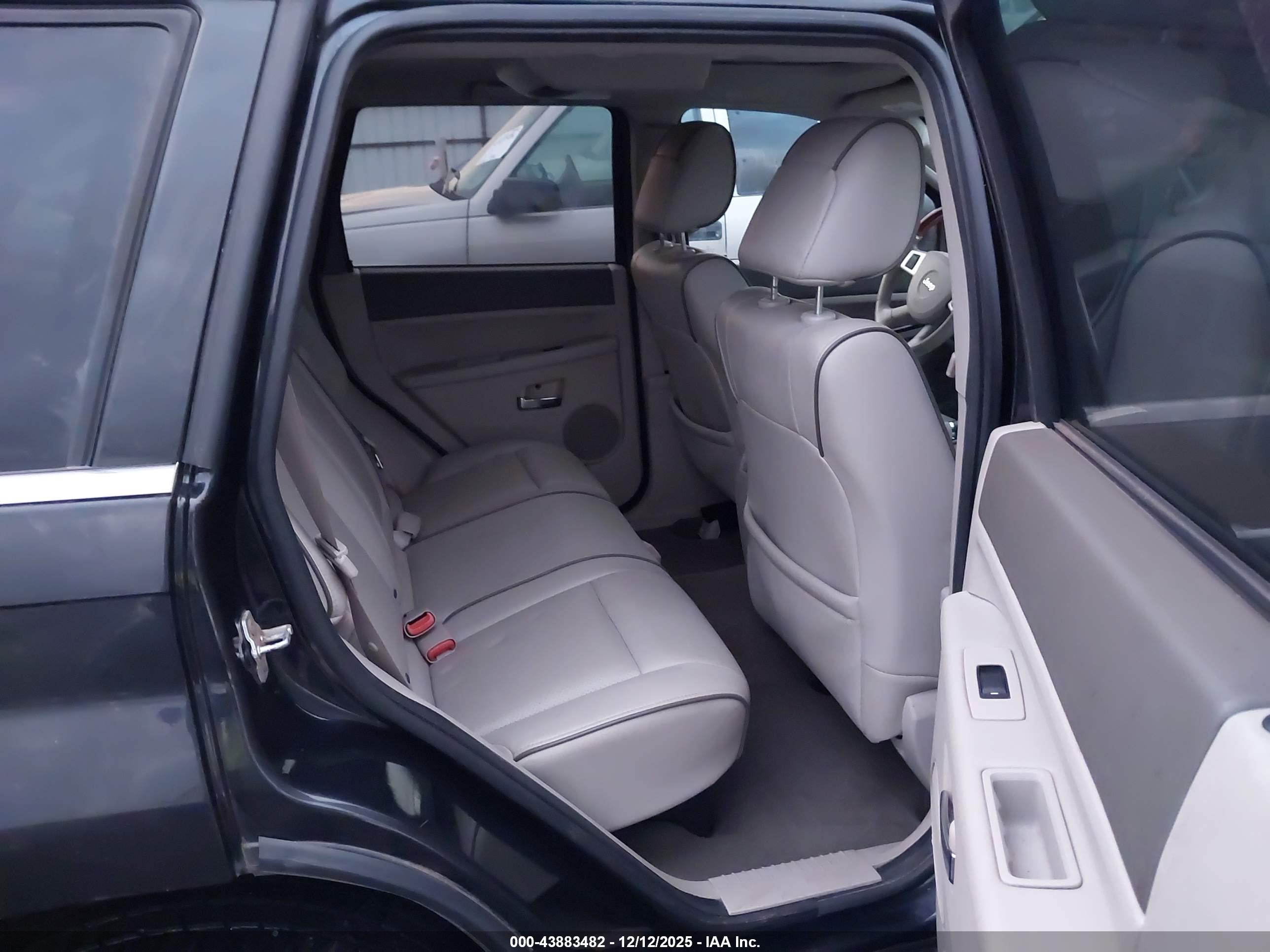 JEEP GRAND image 8