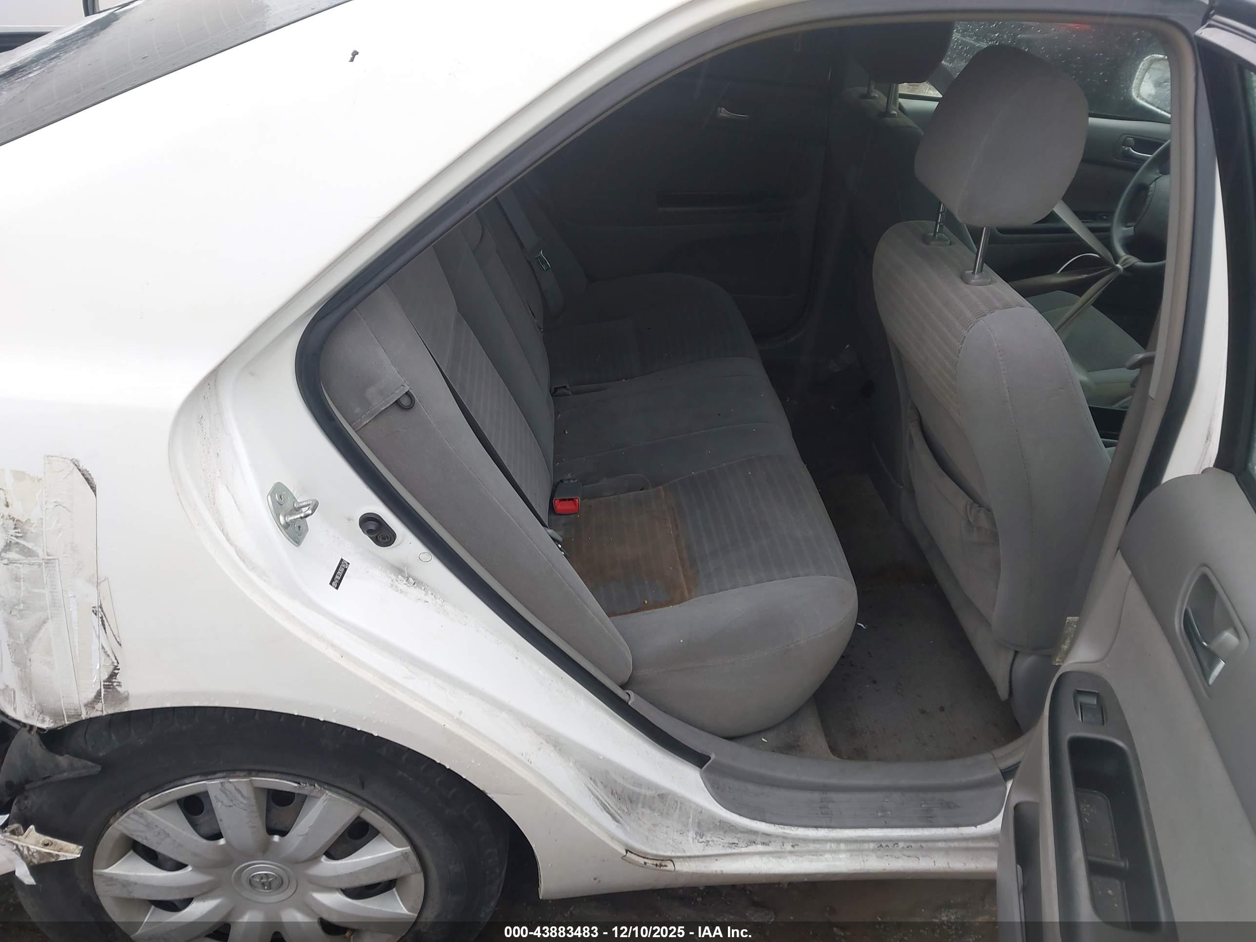 TOYOTA CAMRY image 8
