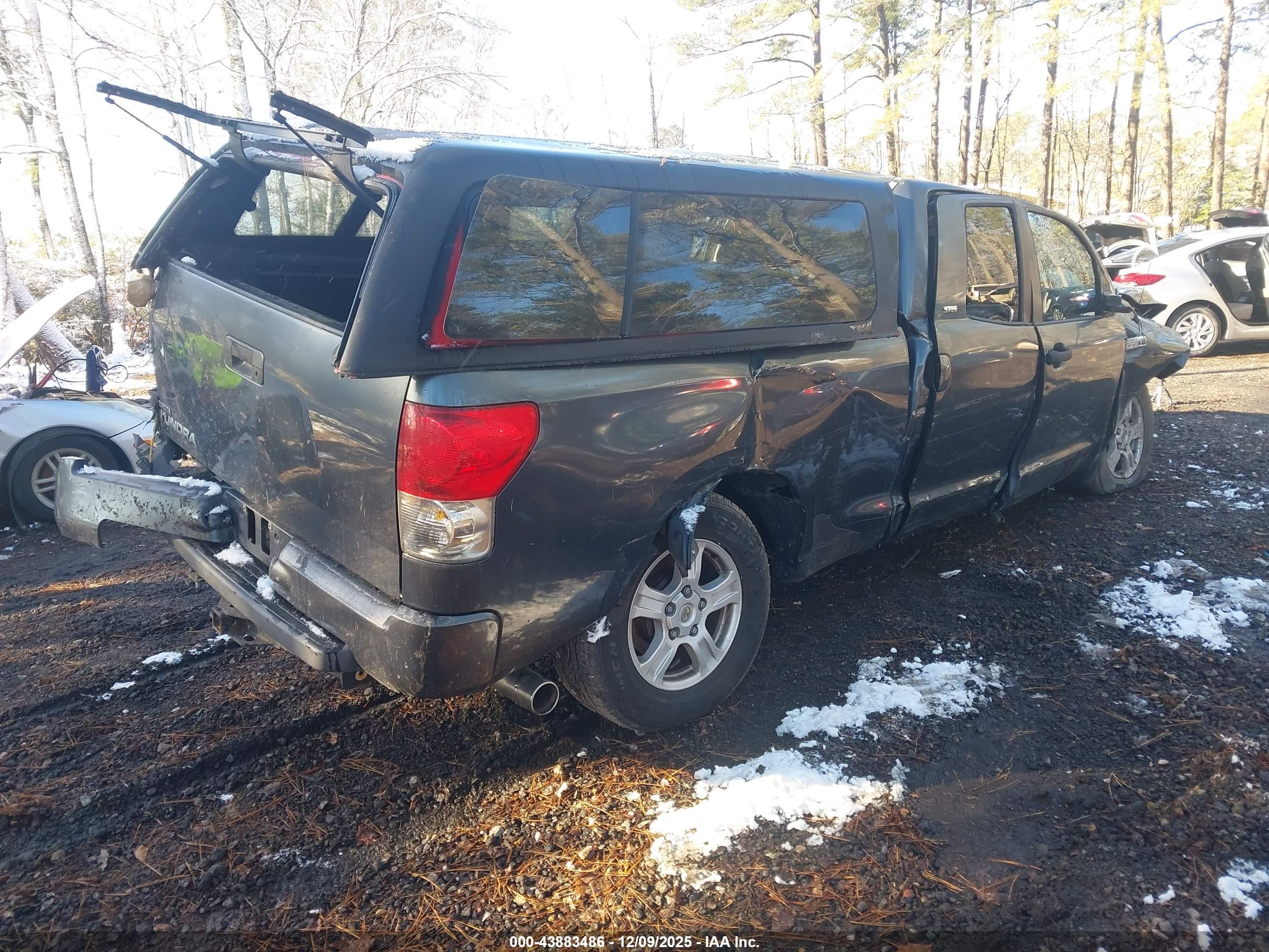 TOYOTA TUNDRA image 4