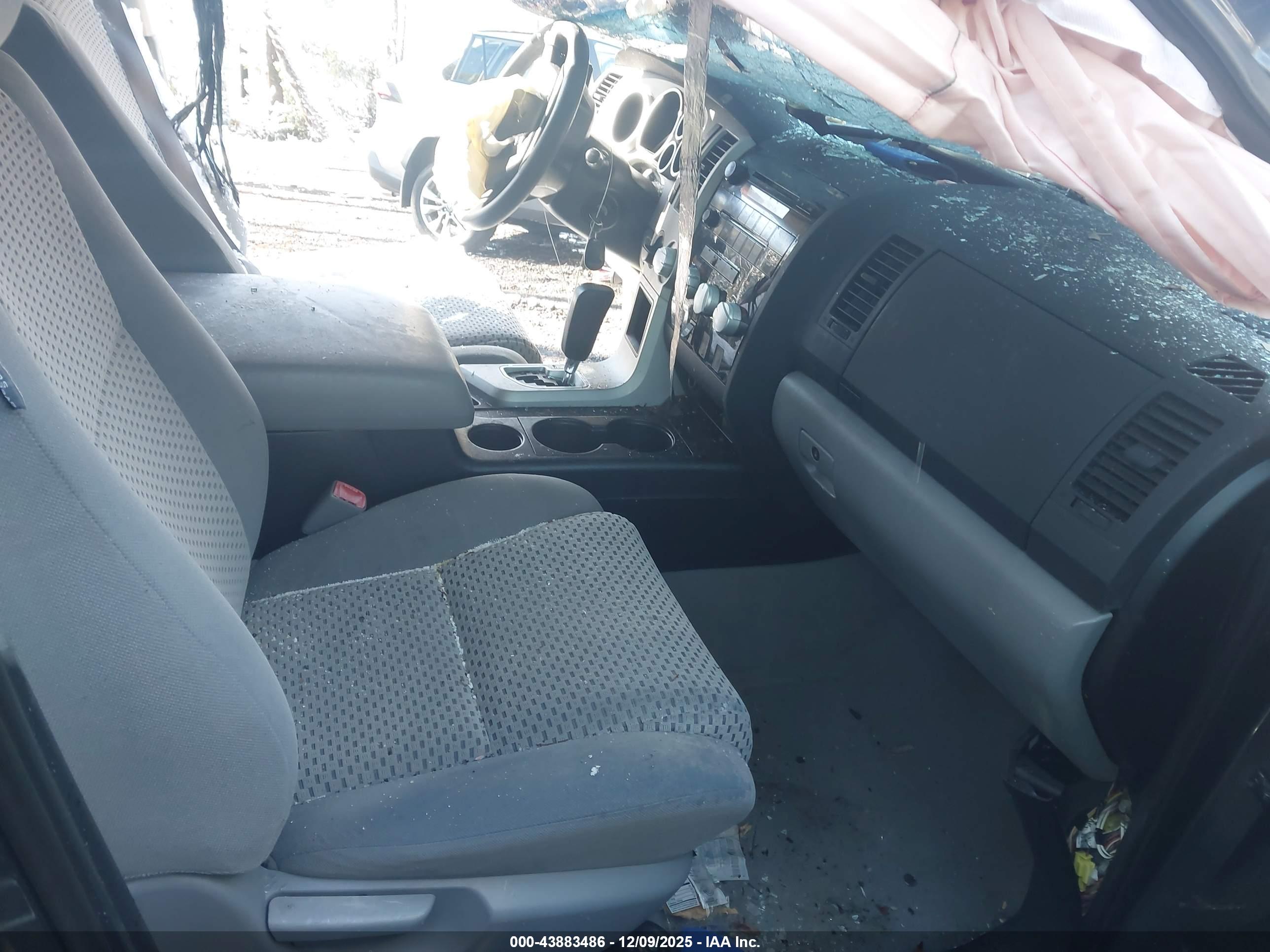 TOYOTA TUNDRA image 5