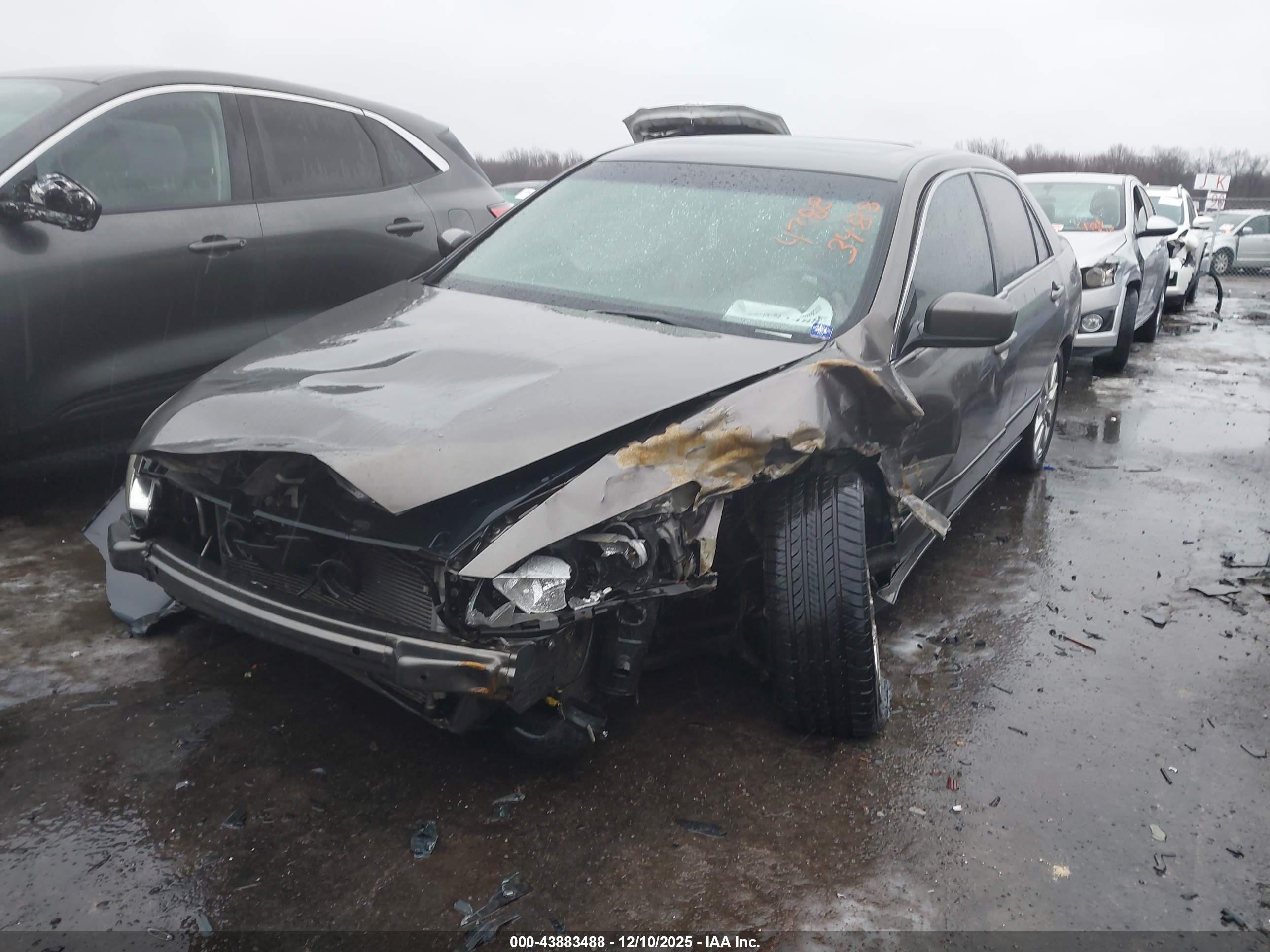HONDA ACCORD image 2