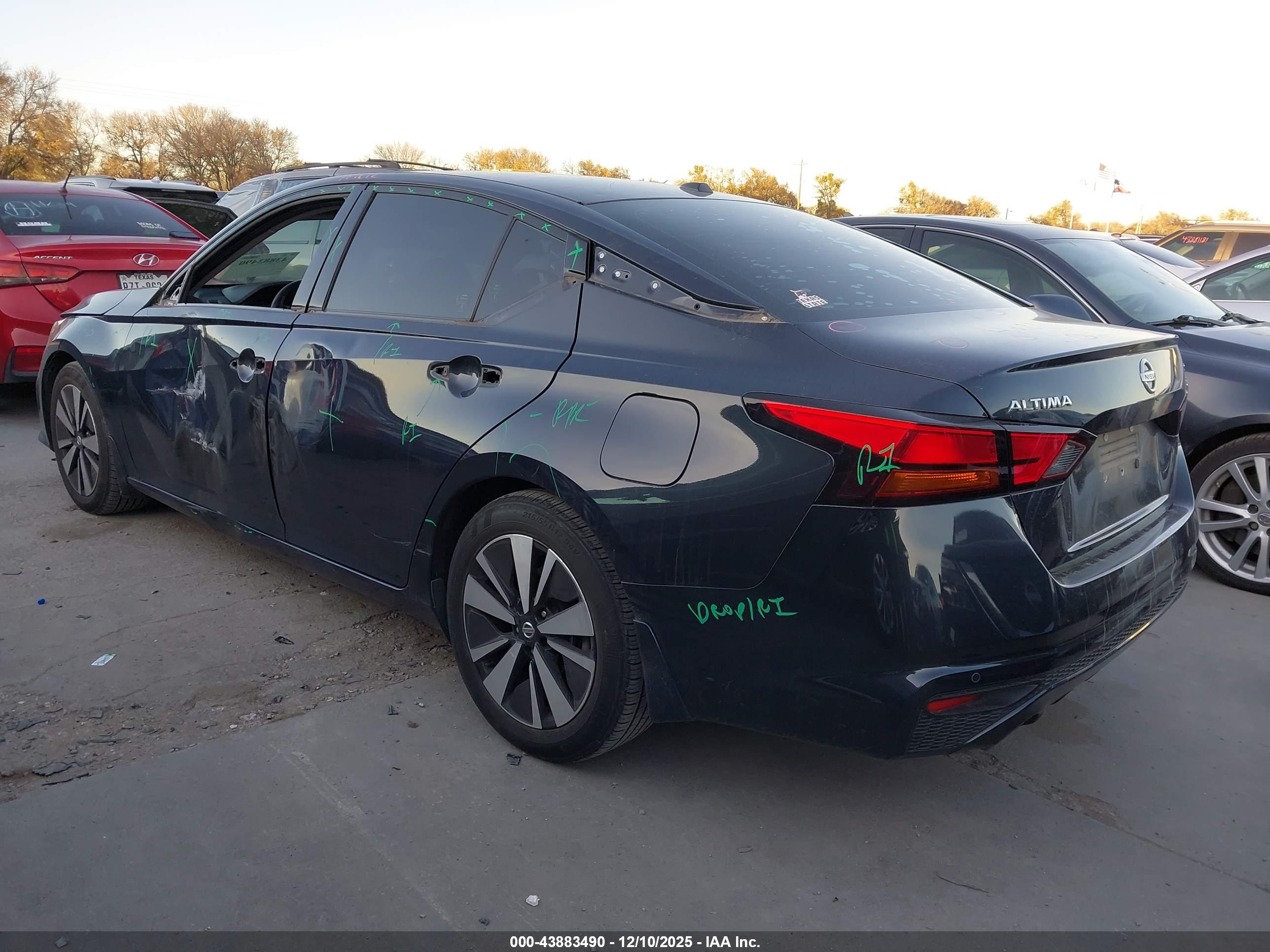 NISSAN ALTIMA image 3
