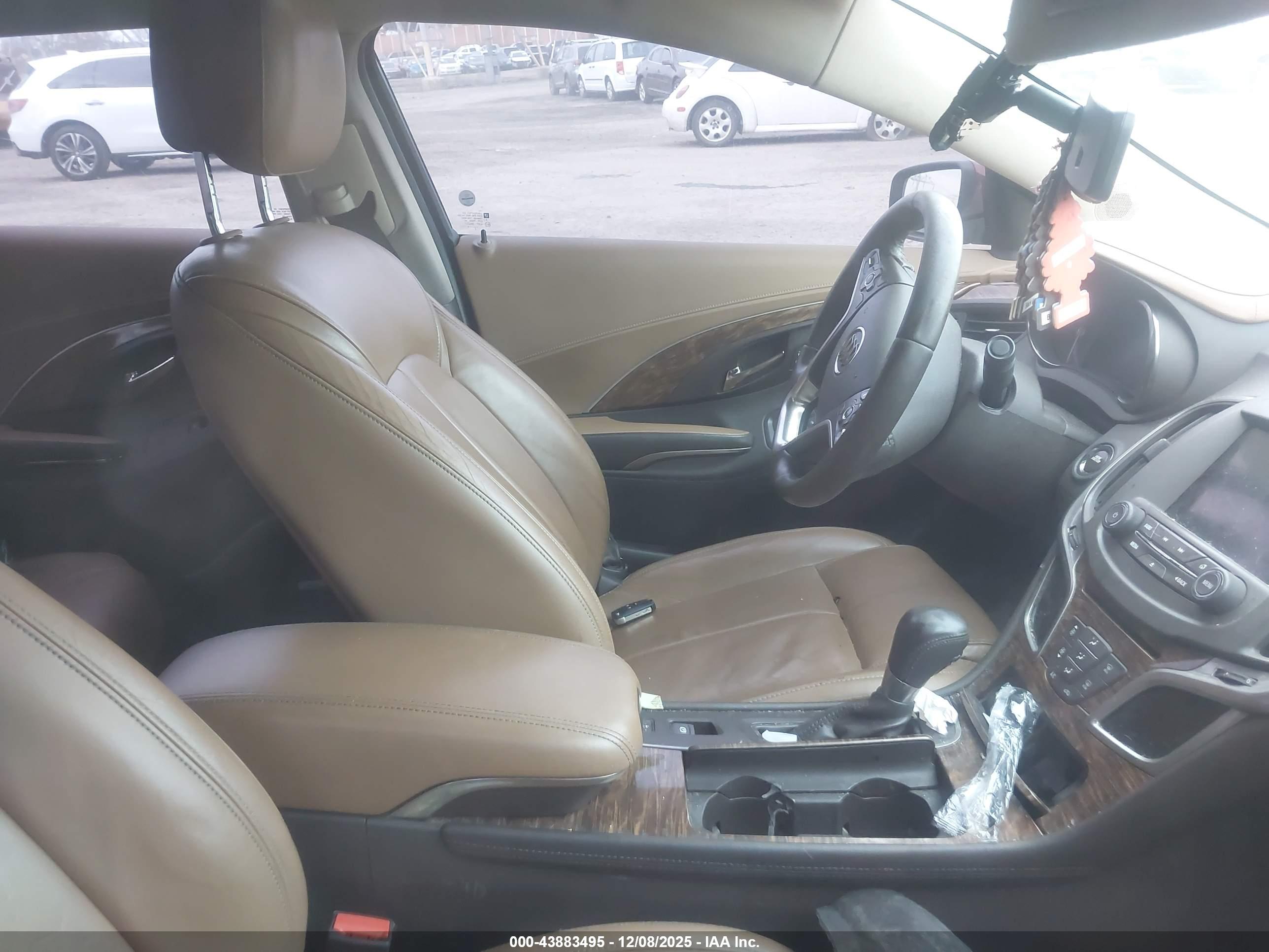 BUICK LACROSSE image 5