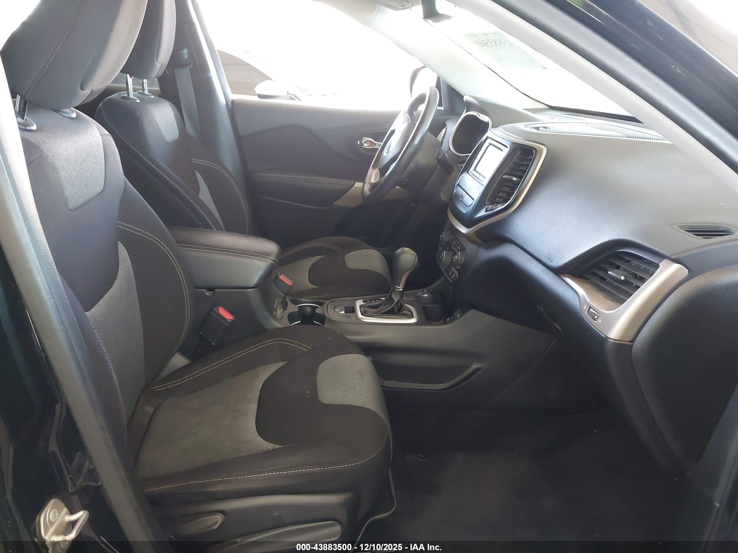 JEEP CHEROKEE image 5