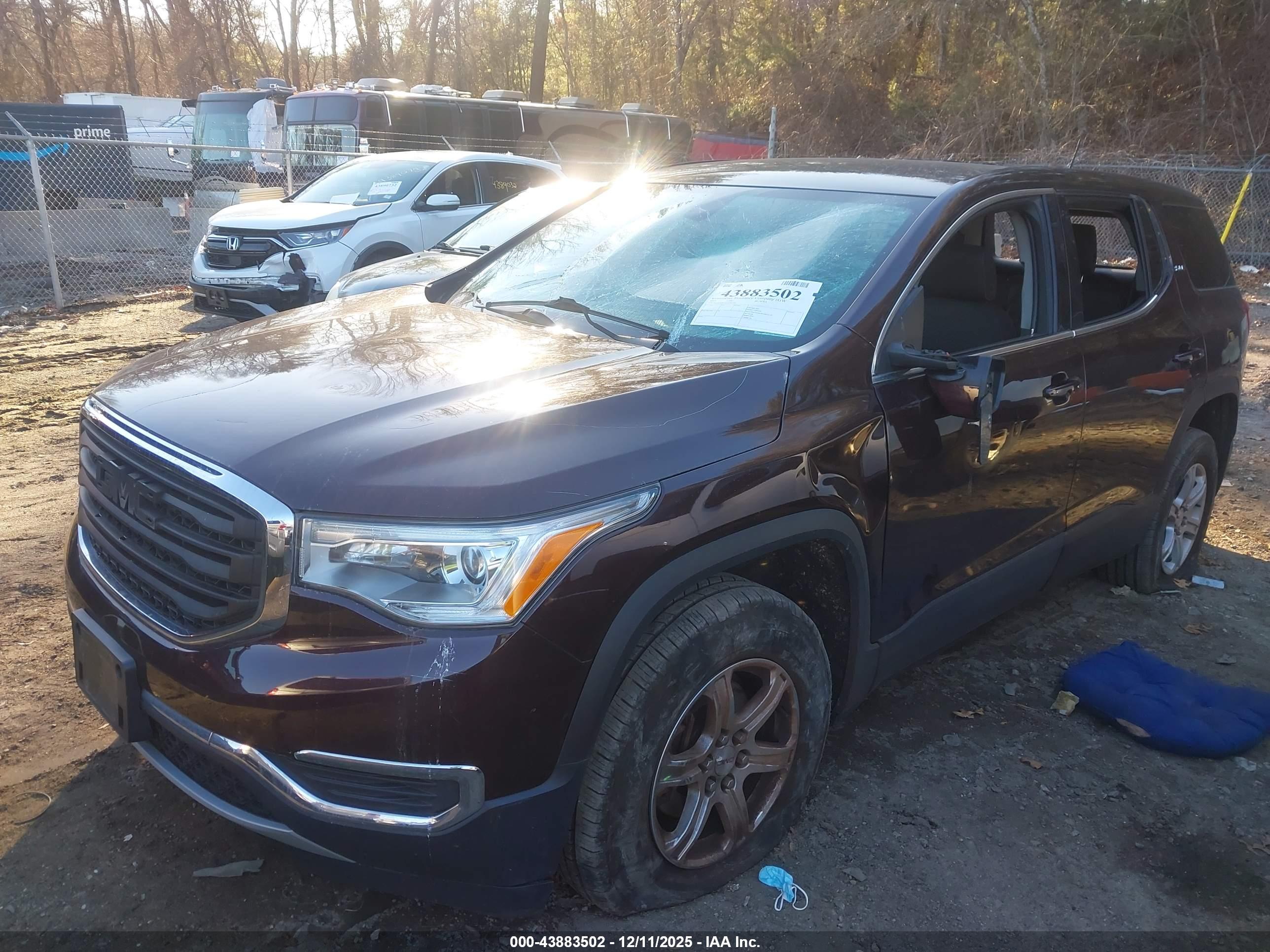 GMC ACADIA image 2