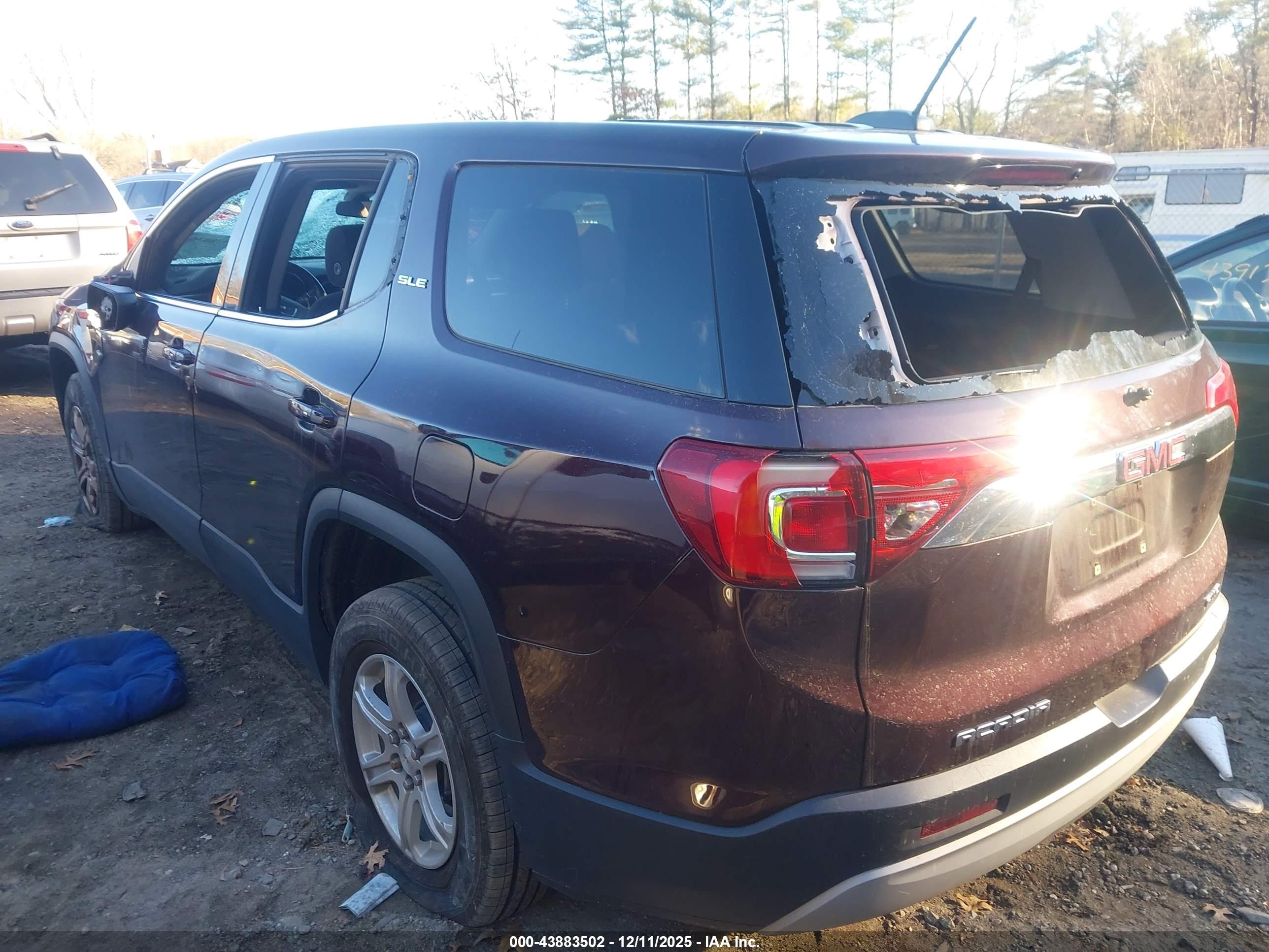 GMC ACADIA image 3
