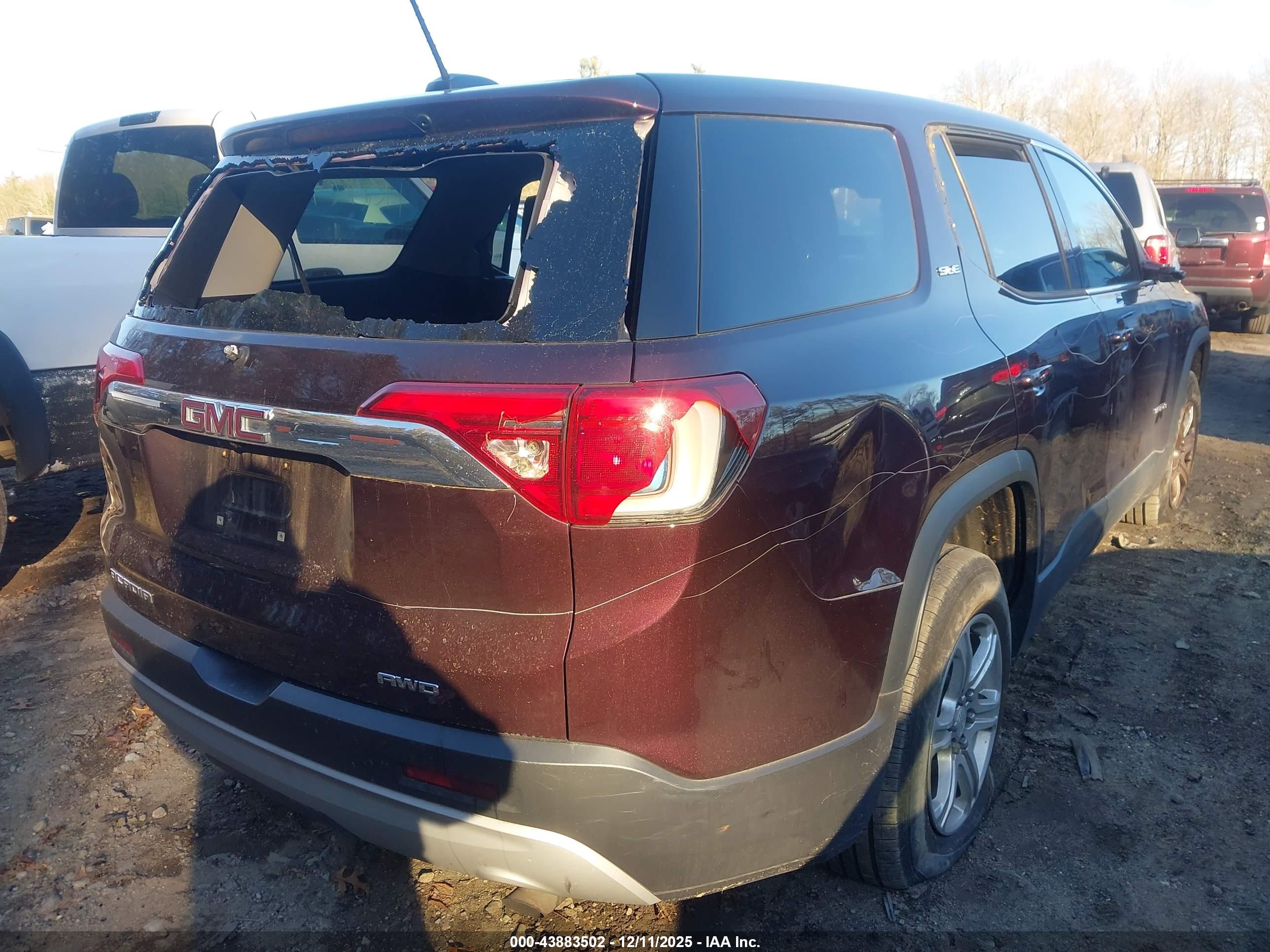GMC ACADIA image 4