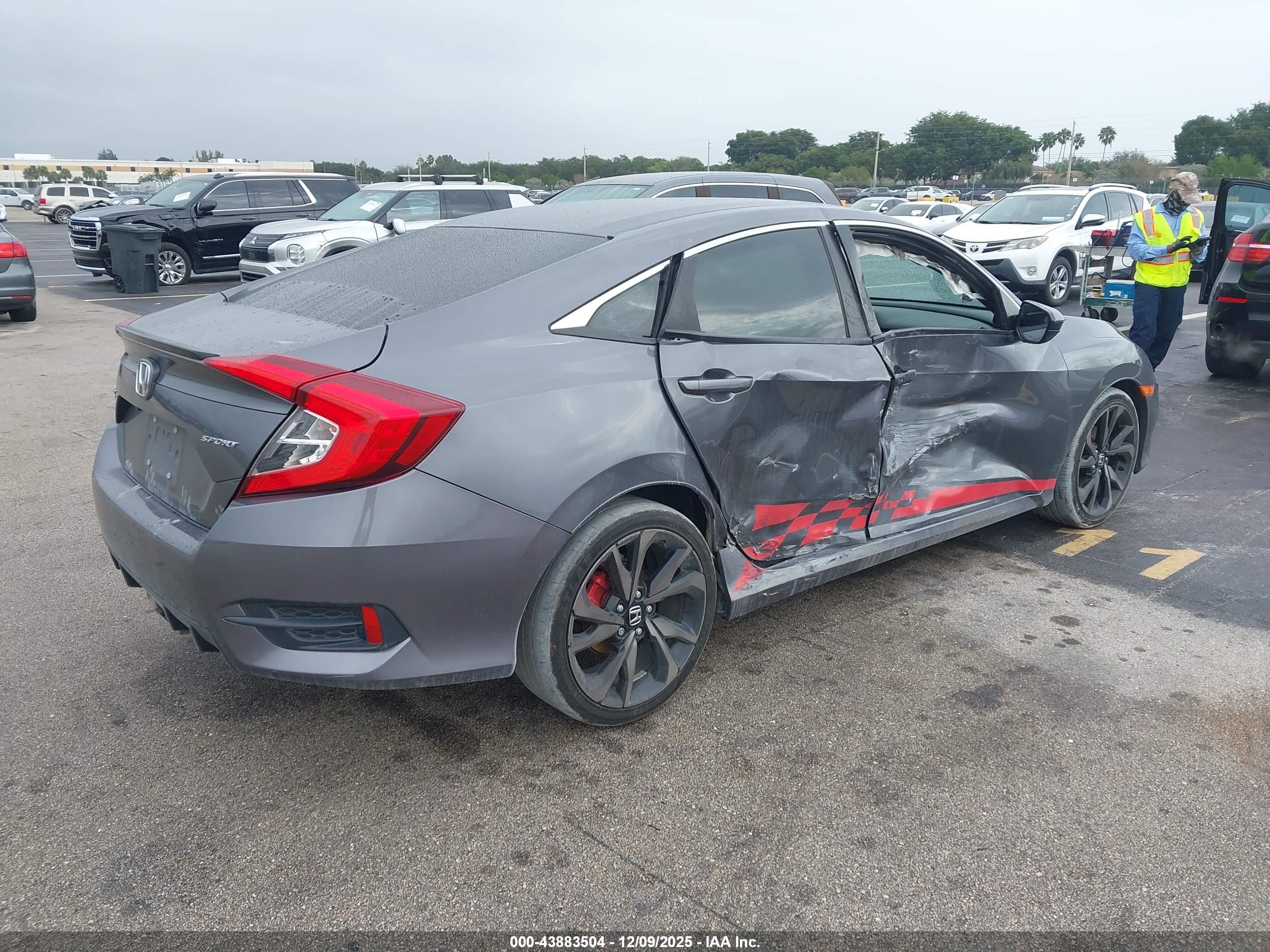 HONDA CIVIC image 4