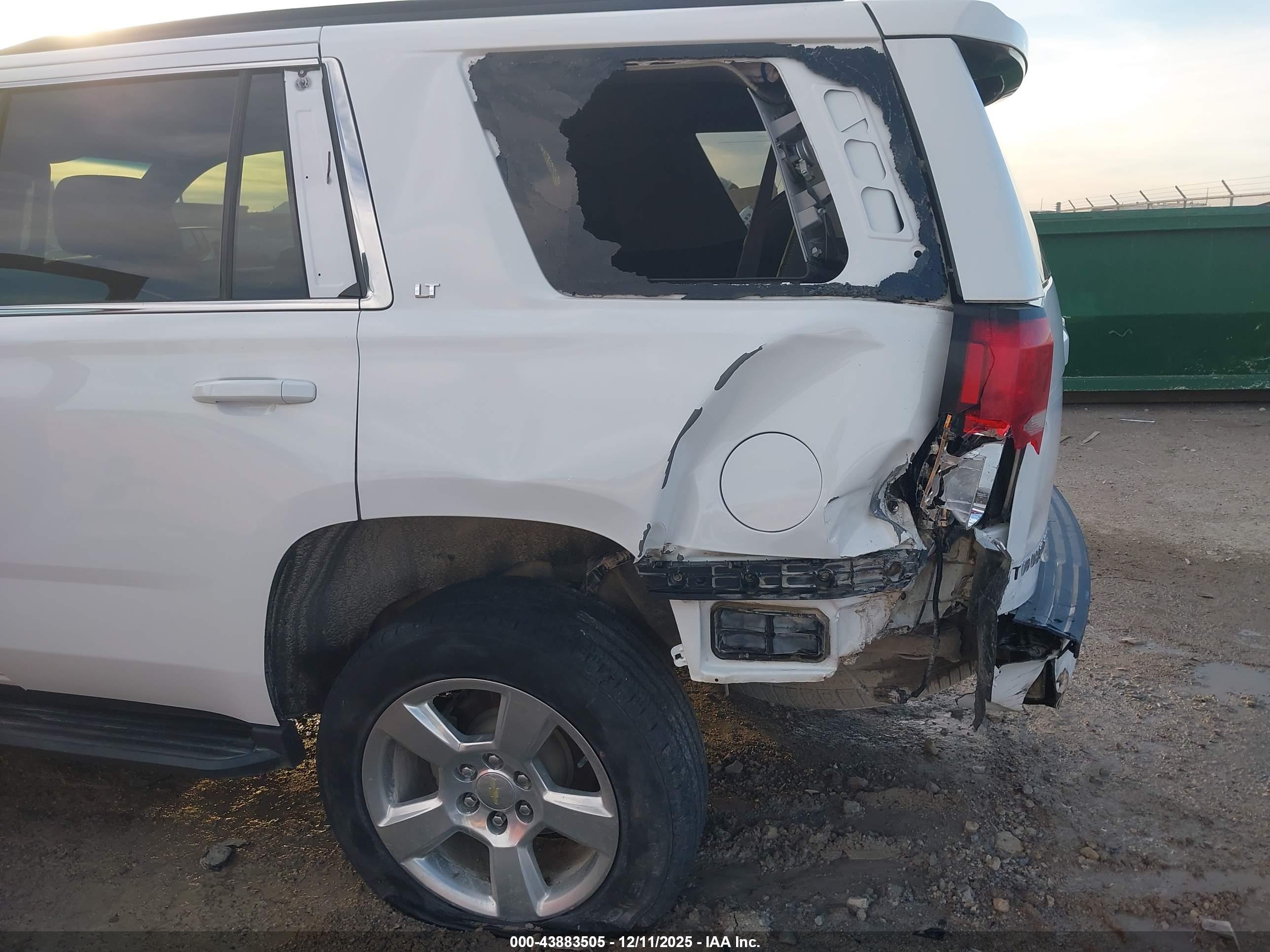CHEVROLET TAHOE image 6
