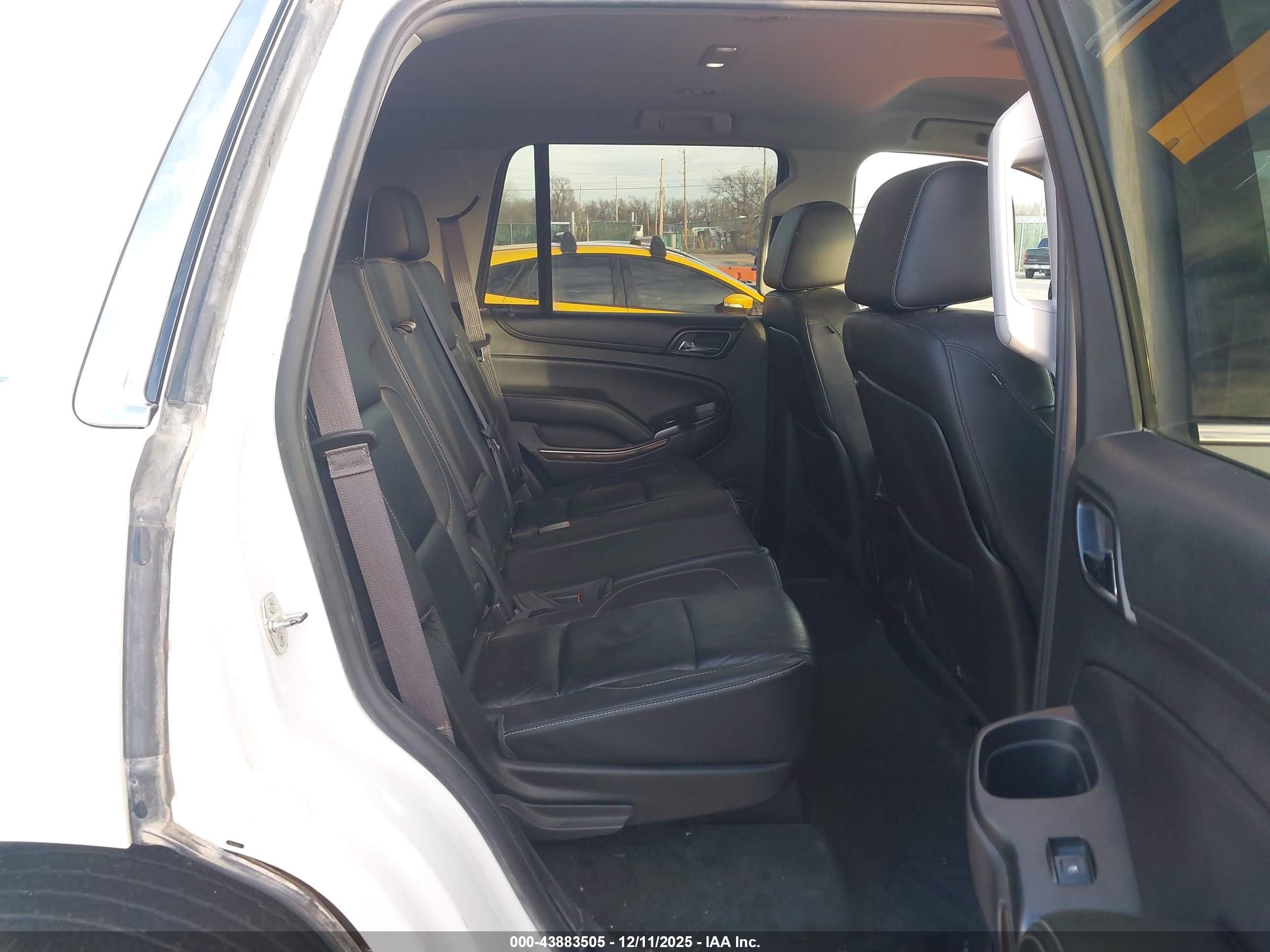 CHEVROLET TAHOE image 8