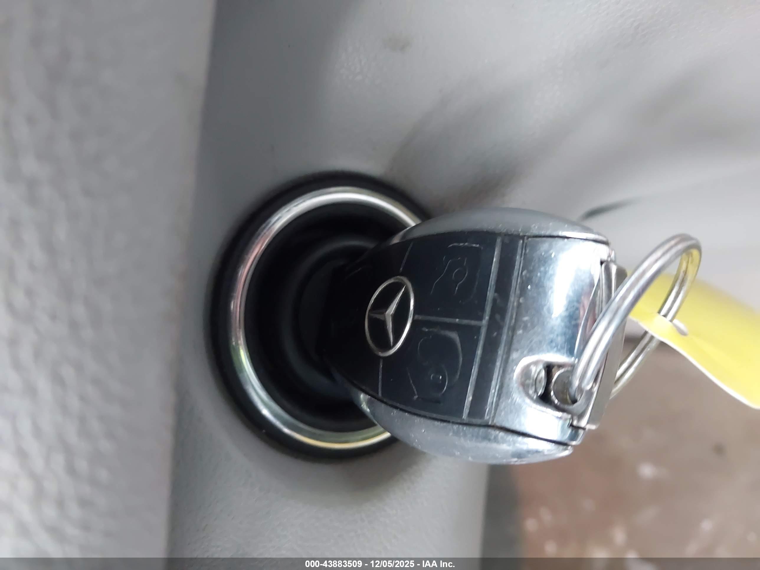 MERCEDES-BENZ R image 11
