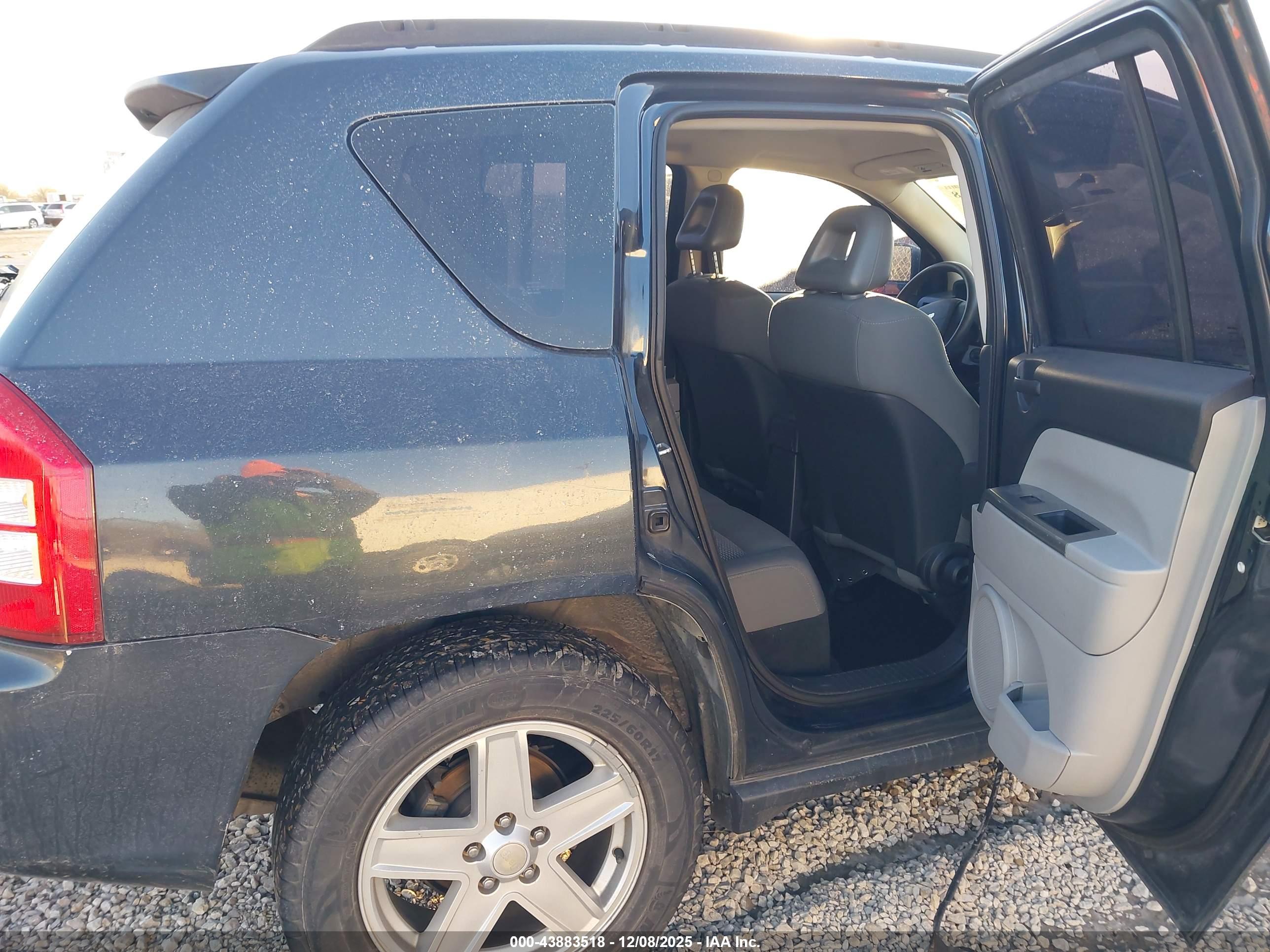 JEEP COMPASS image 8