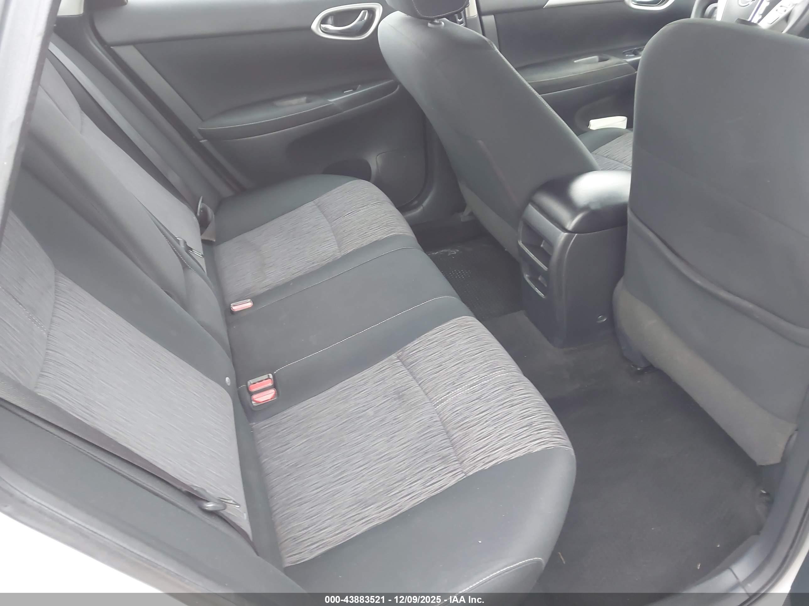 NISSAN SENTRA image 8
