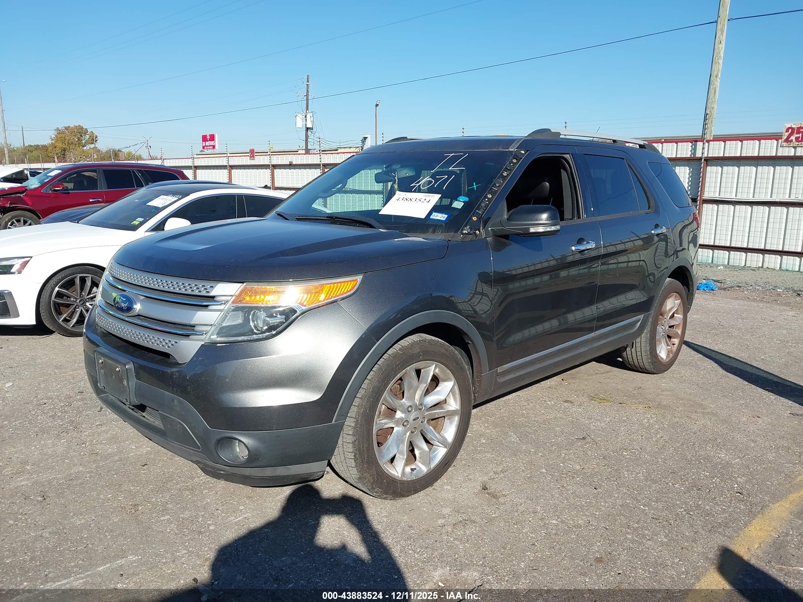 FORD EXPLORER image 2