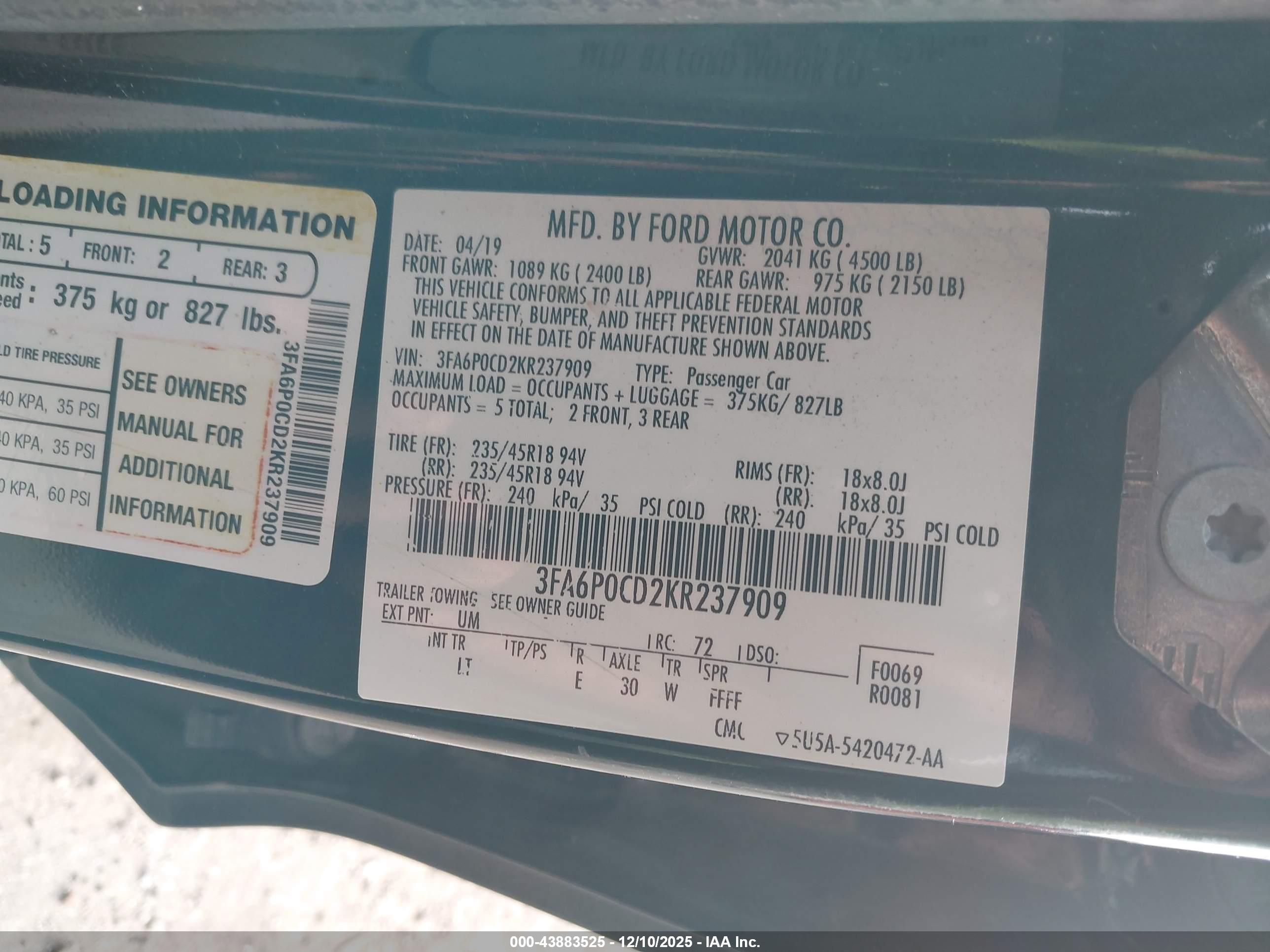 FORD FUSION image 9