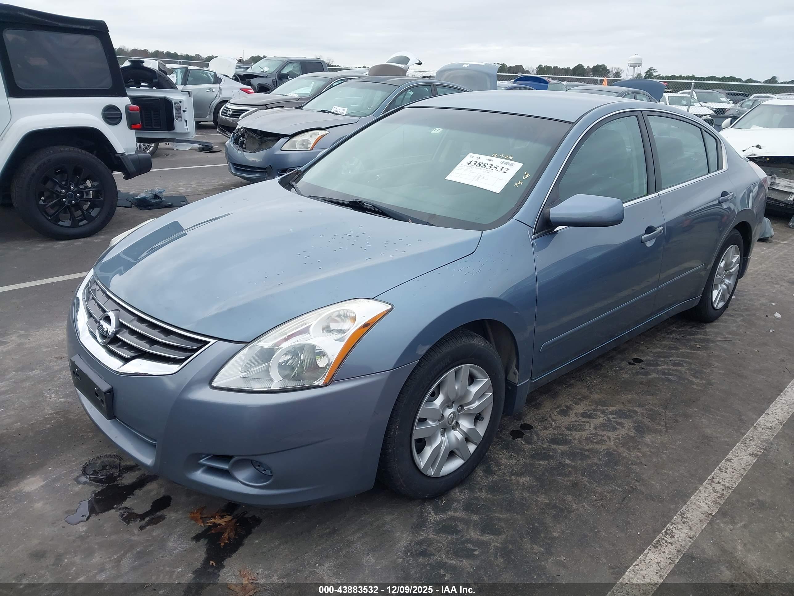 NISSAN ALTIMA image 2