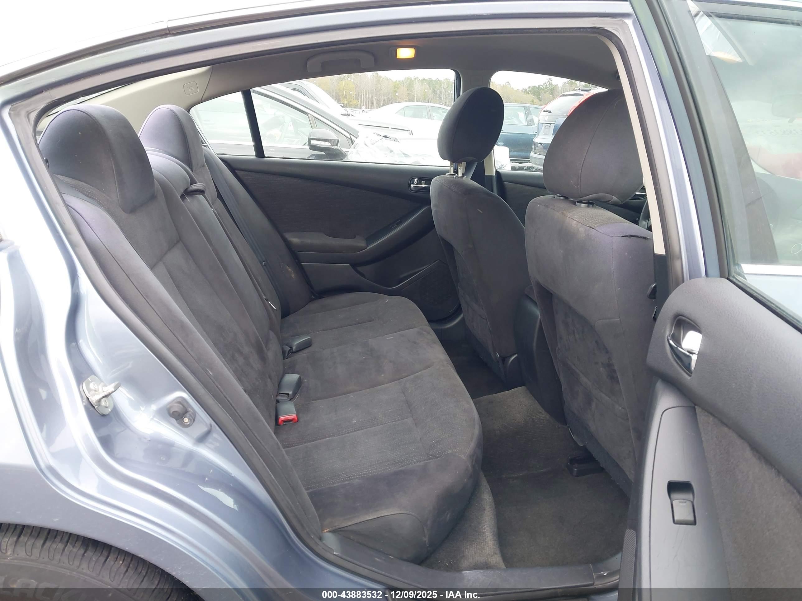 NISSAN ALTIMA image 8